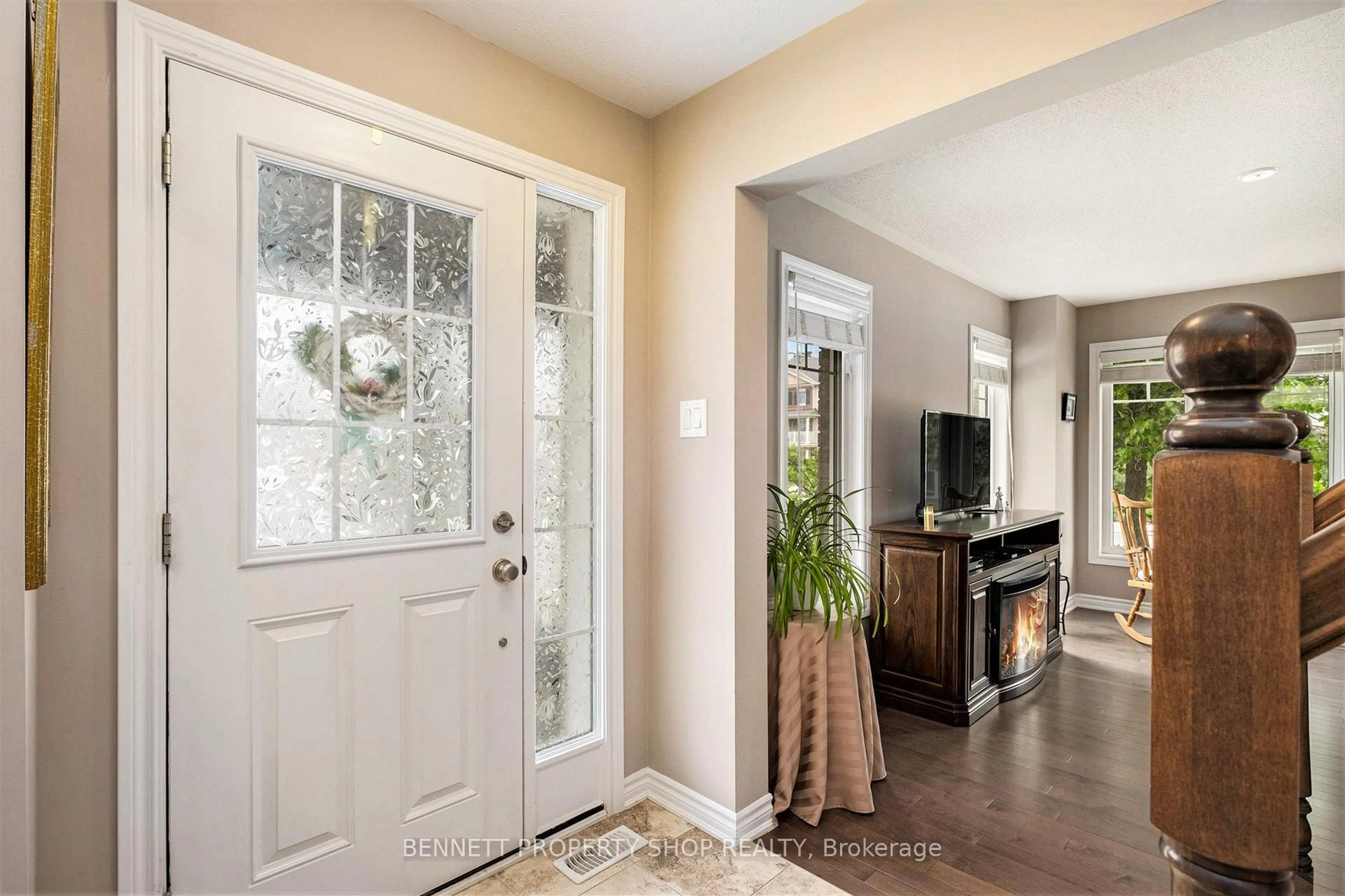 Indoor entryway for 201 Cayman Rd, Stittsville Ontario K2S 0N9