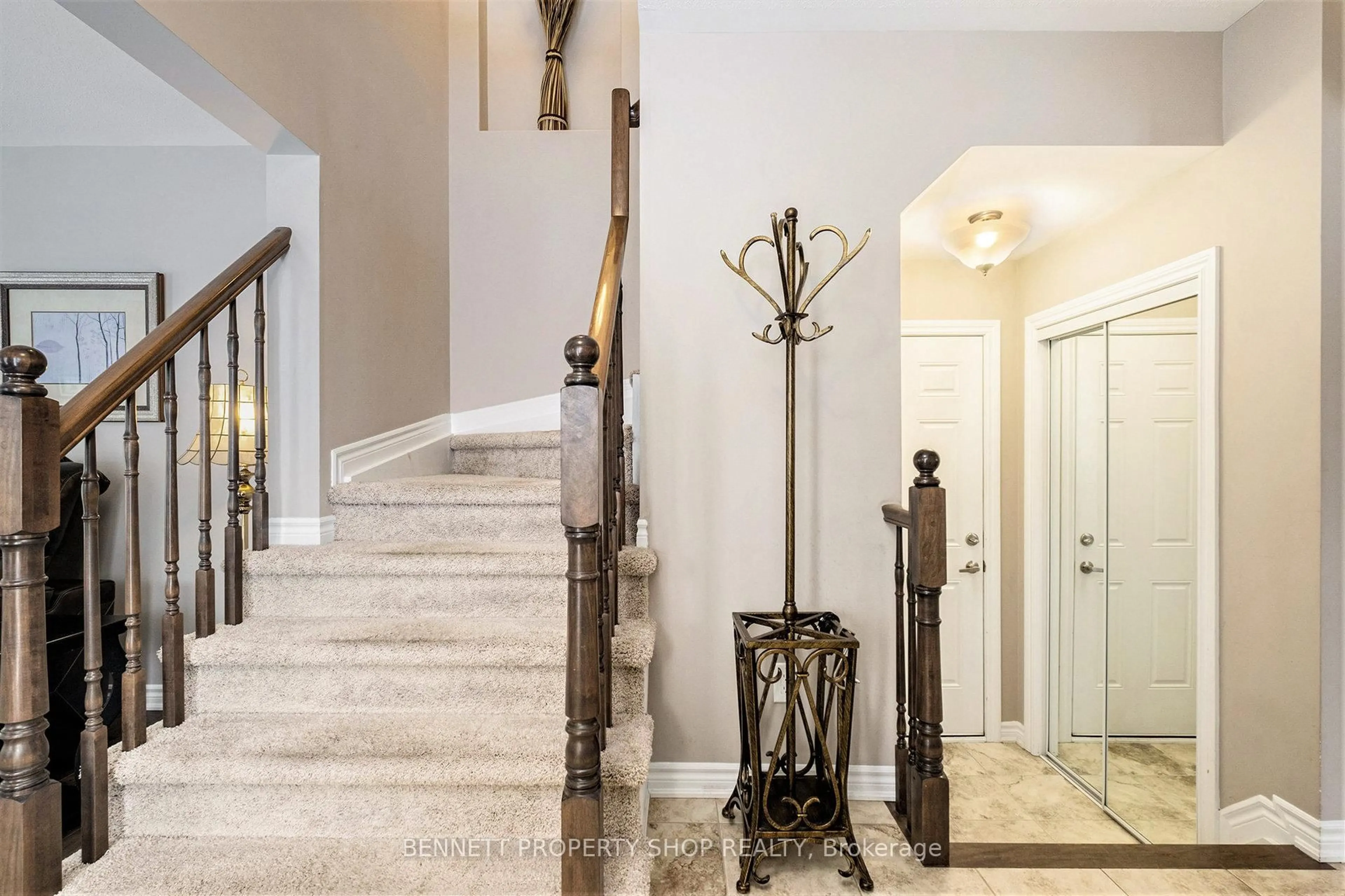 Indoor foyer for 201 Cayman Rd, Stittsville Ontario K2S 0N9
