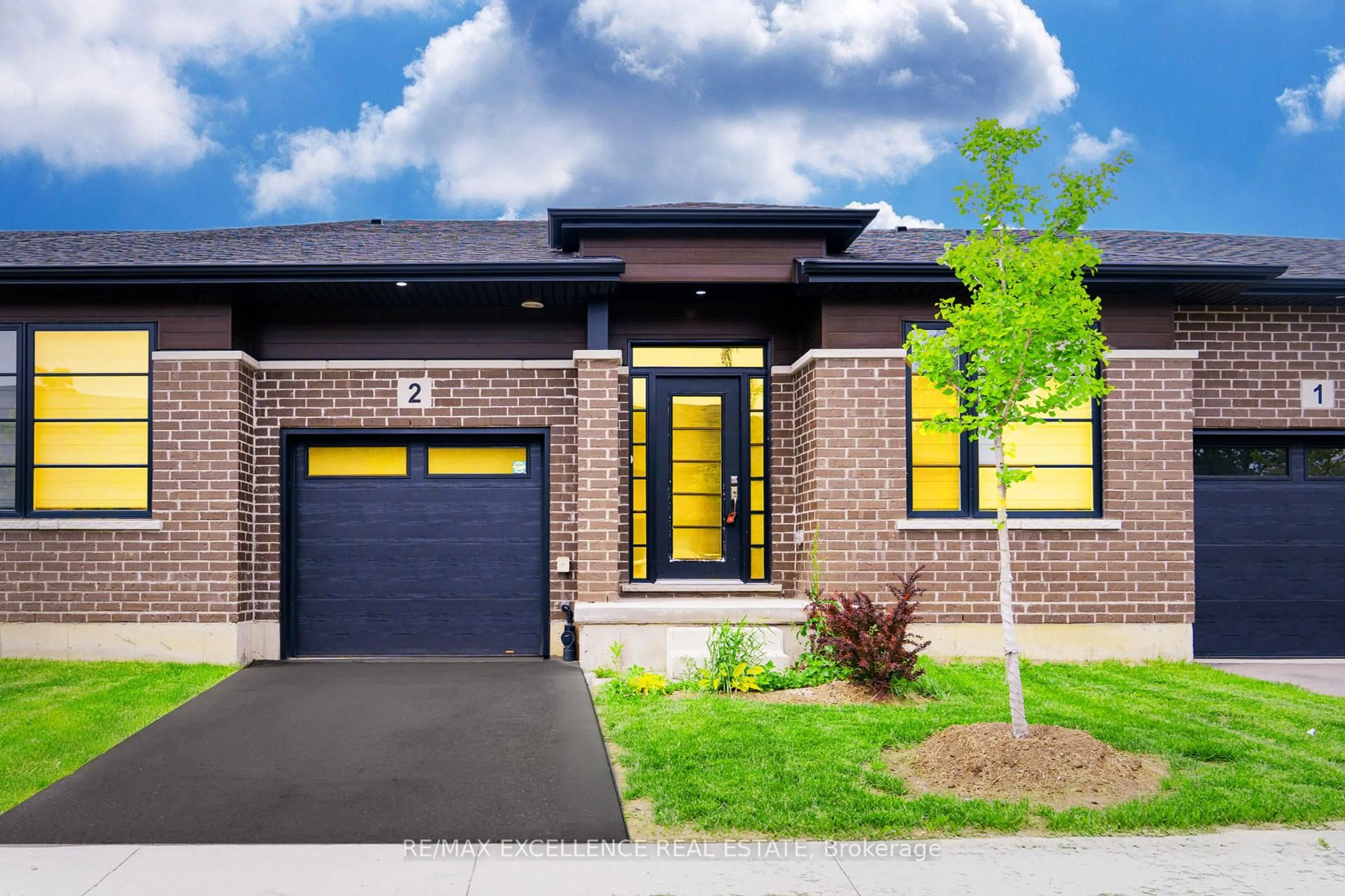 Home with brick exterior material, street for 550 Grey St #2, Brant Ontario N3S 0C4