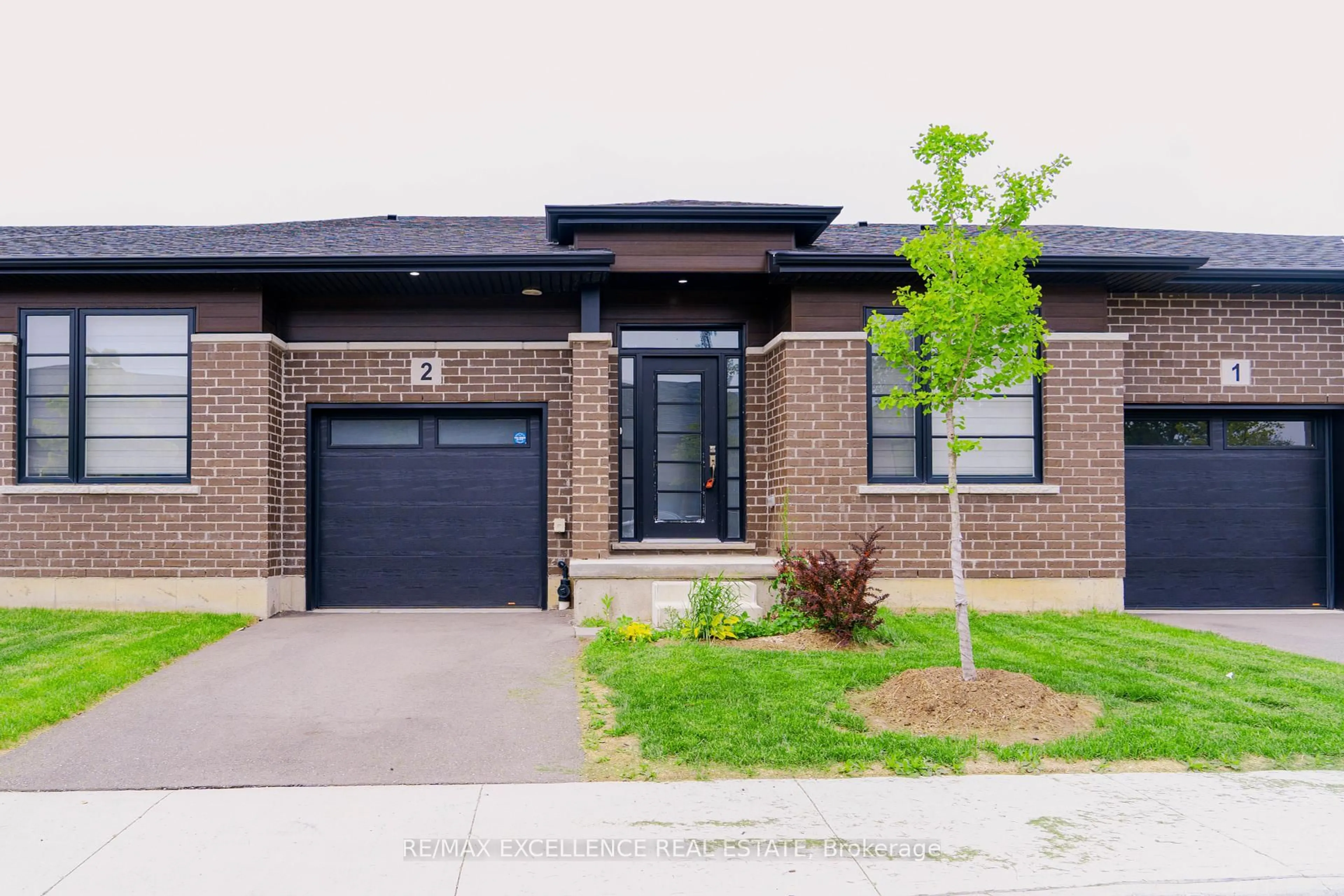 Home with brick exterior material, street for 550 Grey St #2, Brant Ontario N3S 0C4