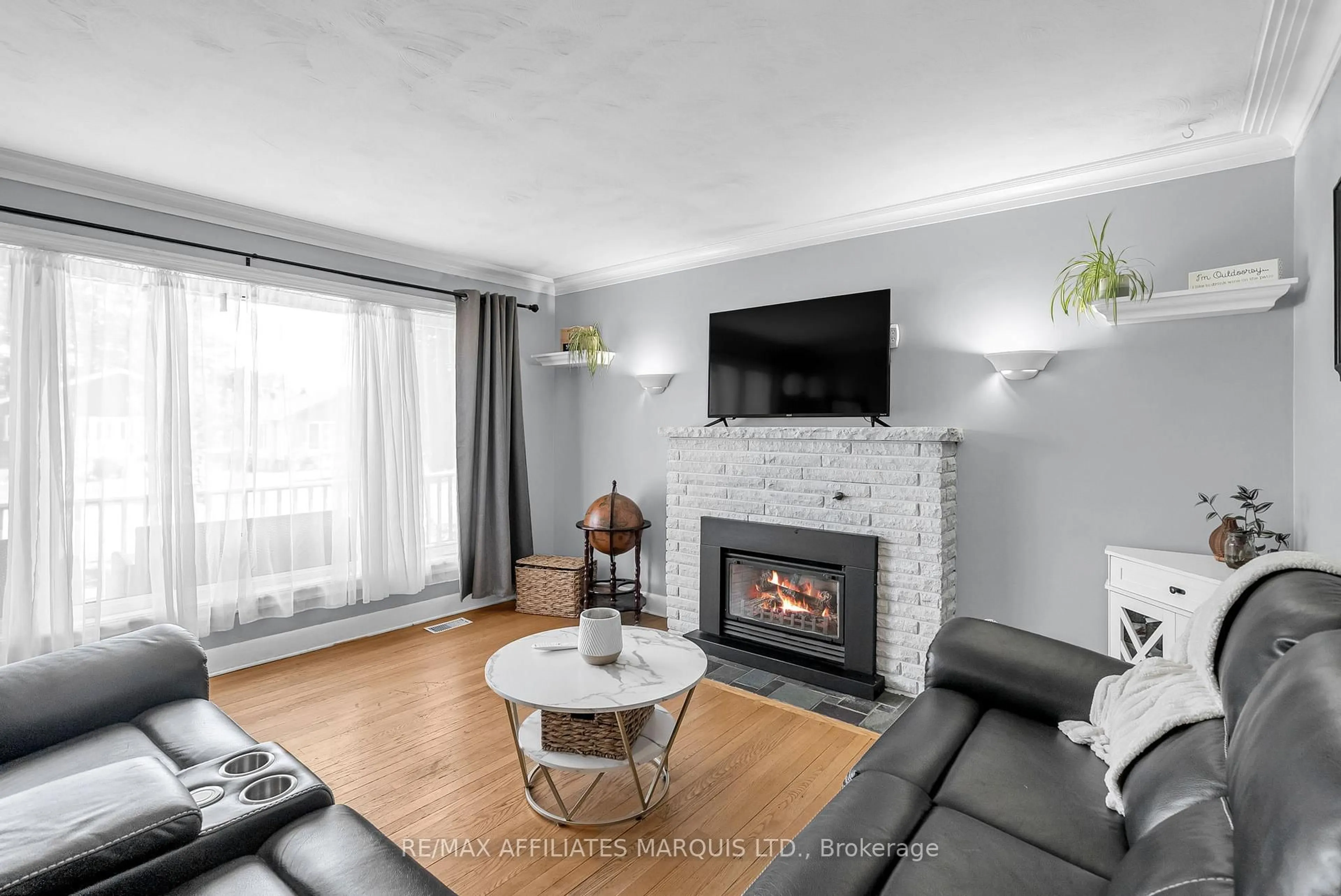 Living room with furniture, unknown for 1211 Princess St, Cornwall Ontario K6J 1S2