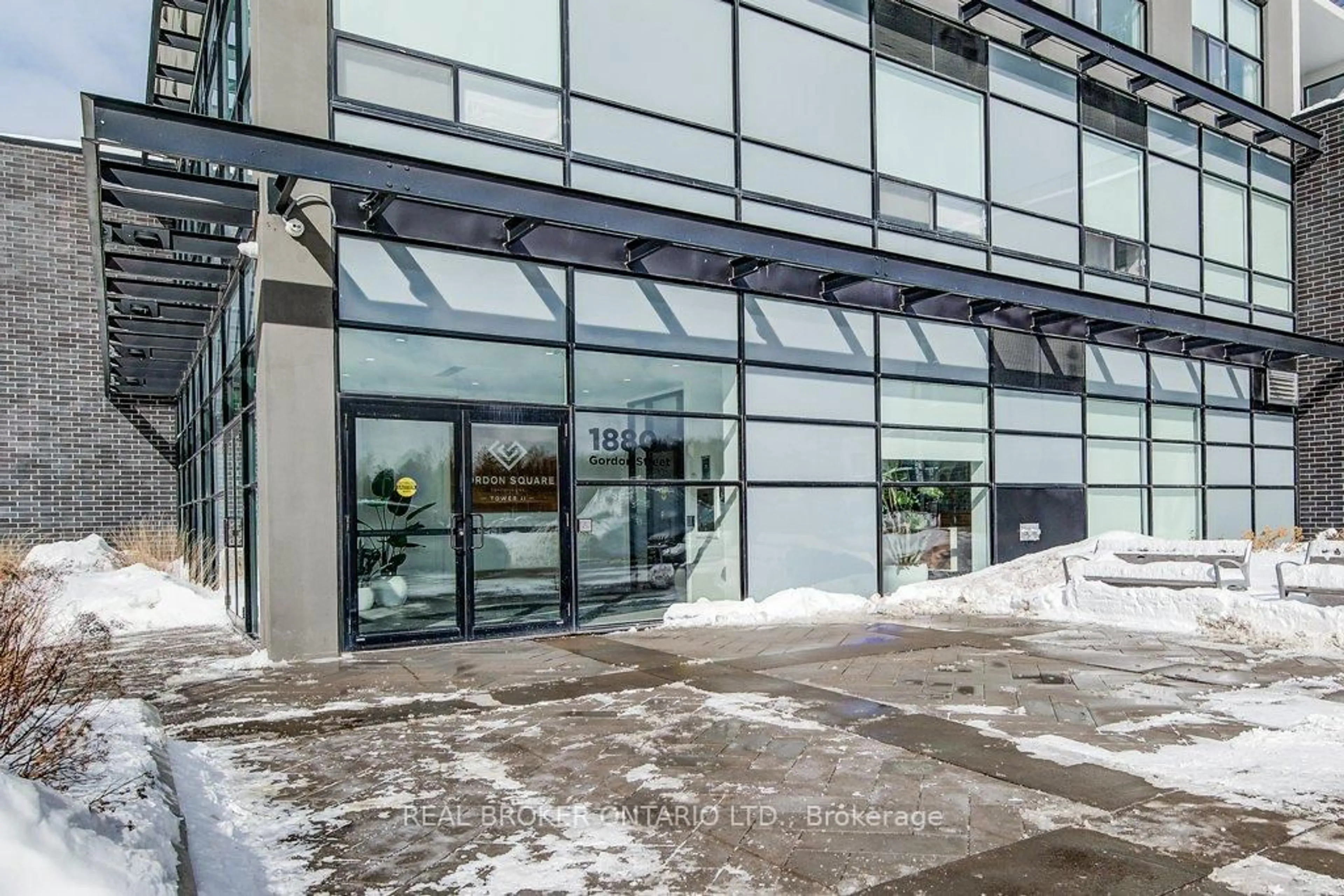 Indoor foyer for 1880 Gordon St #109, Guelph Ontario N1L 0P5