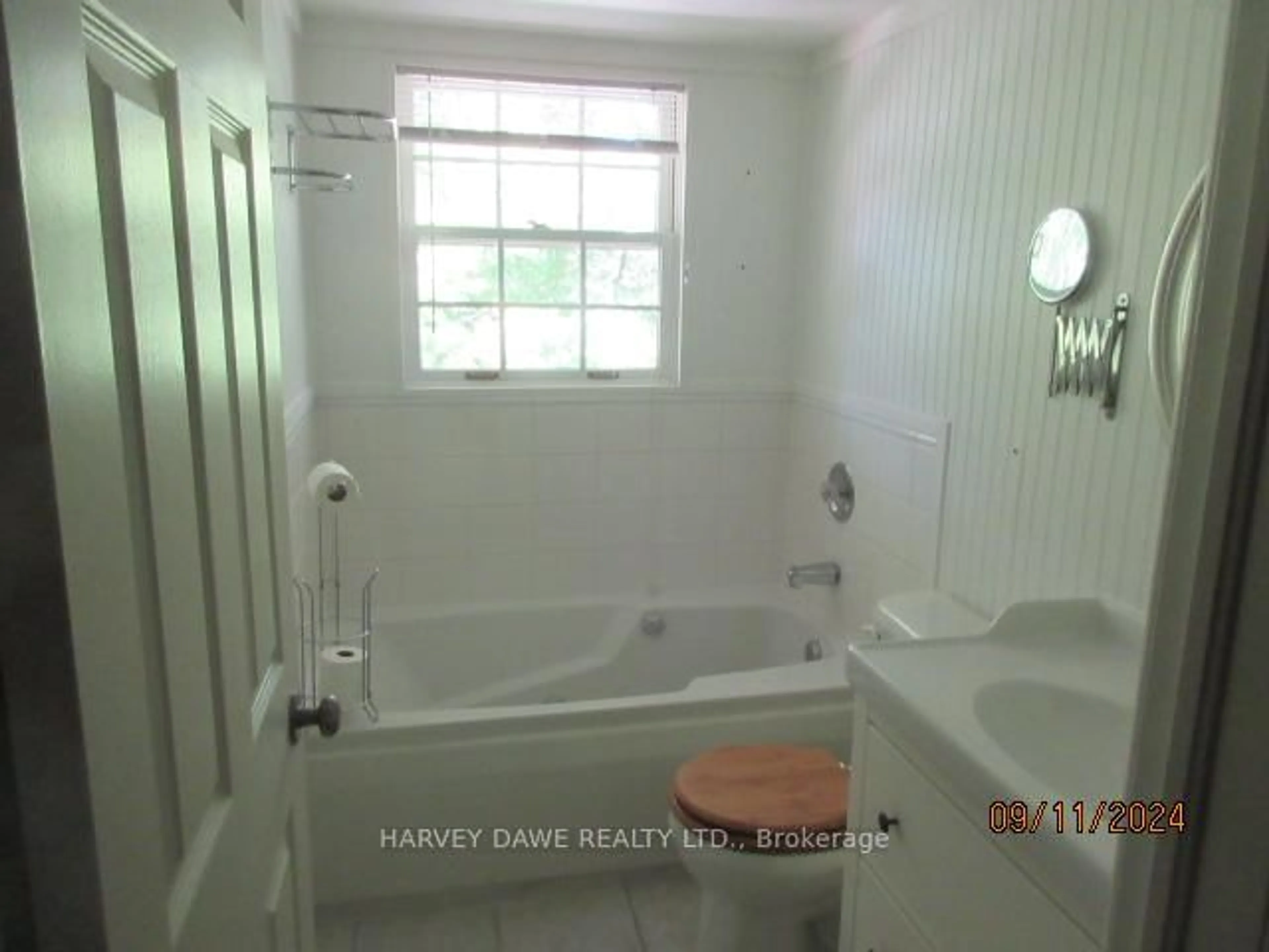 Standard bathroom, ceramic/tile floor for 1 Sherwood St #303, Kawartha Lakes Ontario K0M 1A0