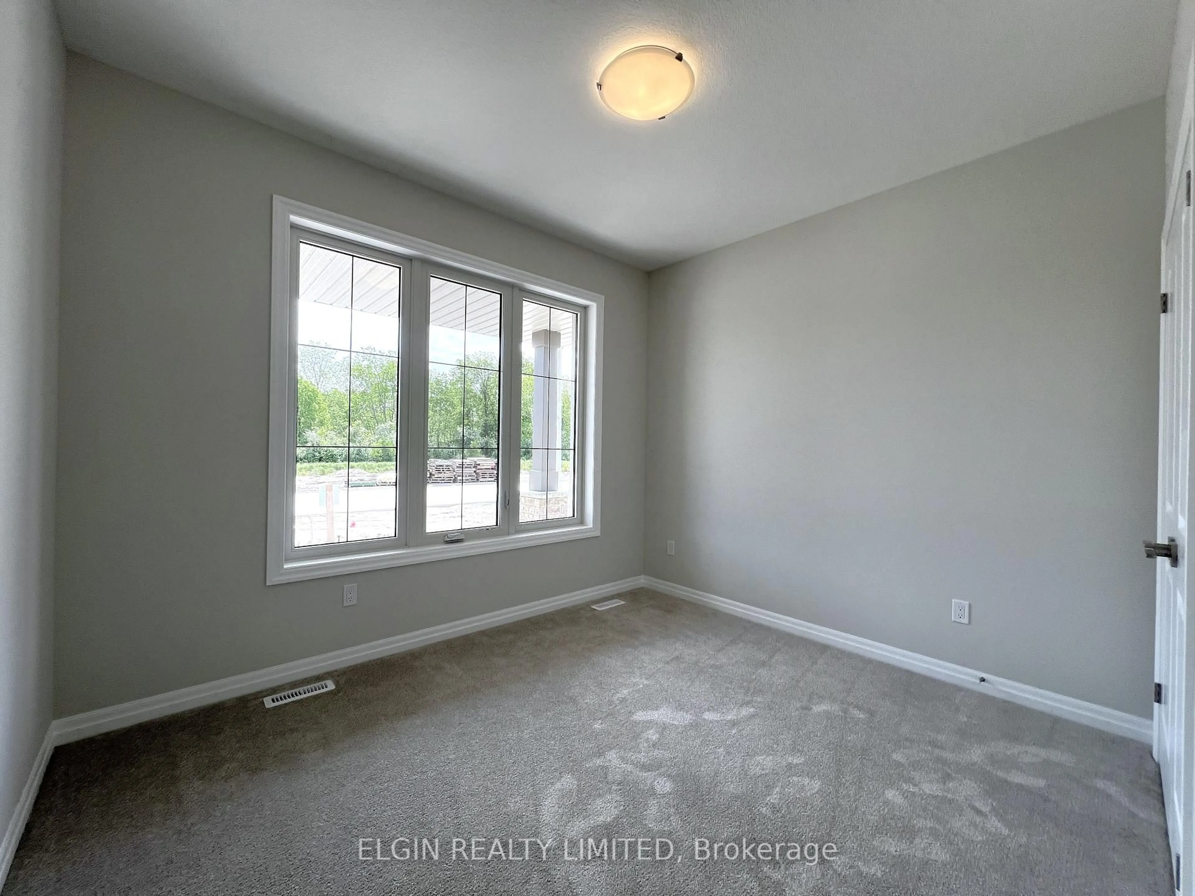 A pic of a room for 33 Hemlock Cres, Aylmer Ontario N5H 0C1