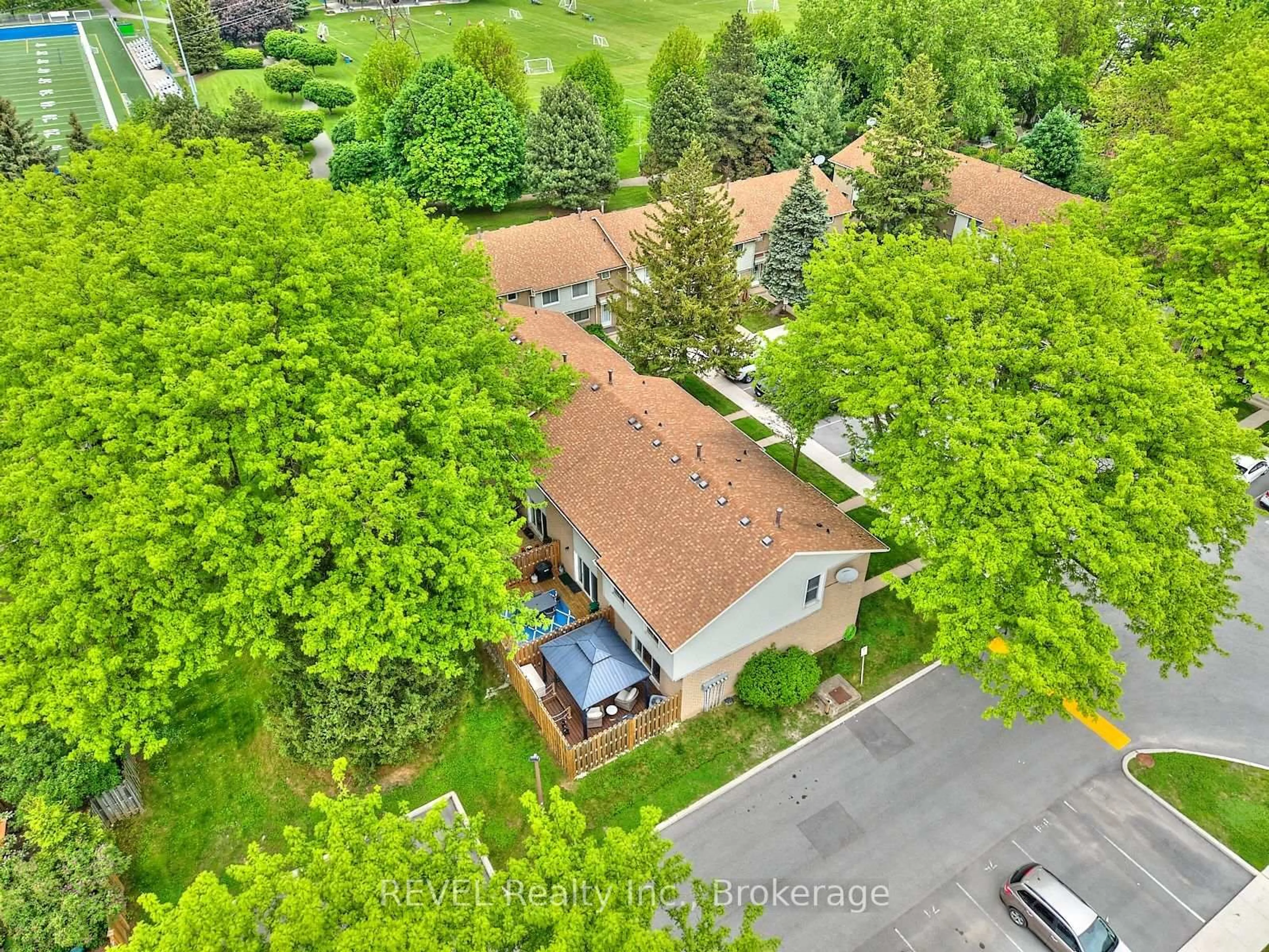 A pic from outside/outdoor area/front of a property/back of a property/a pic from drone, city buildings view from balcony for 6767 Thorold Stone Rd #76, Niagara Falls Ontario L2J 3W9