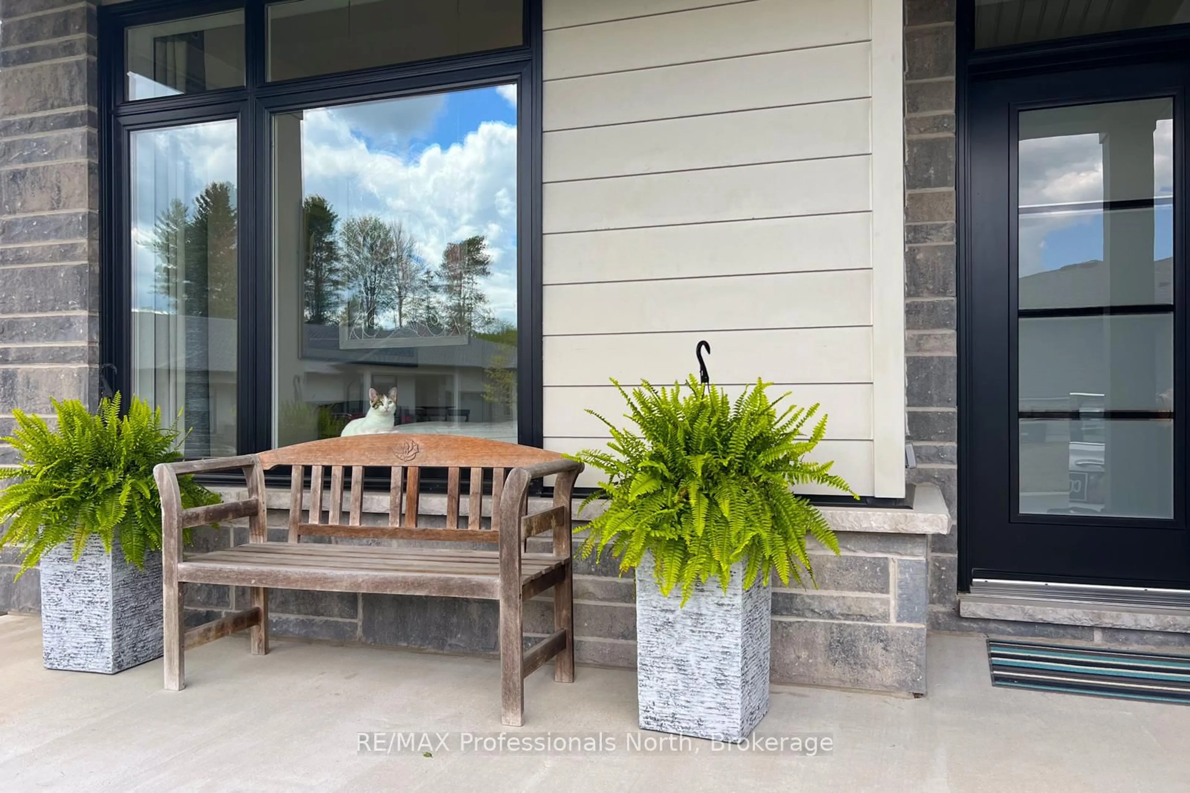 Patio, unknown for 37 Jack St, Huntsville Ontario P1H 0G4