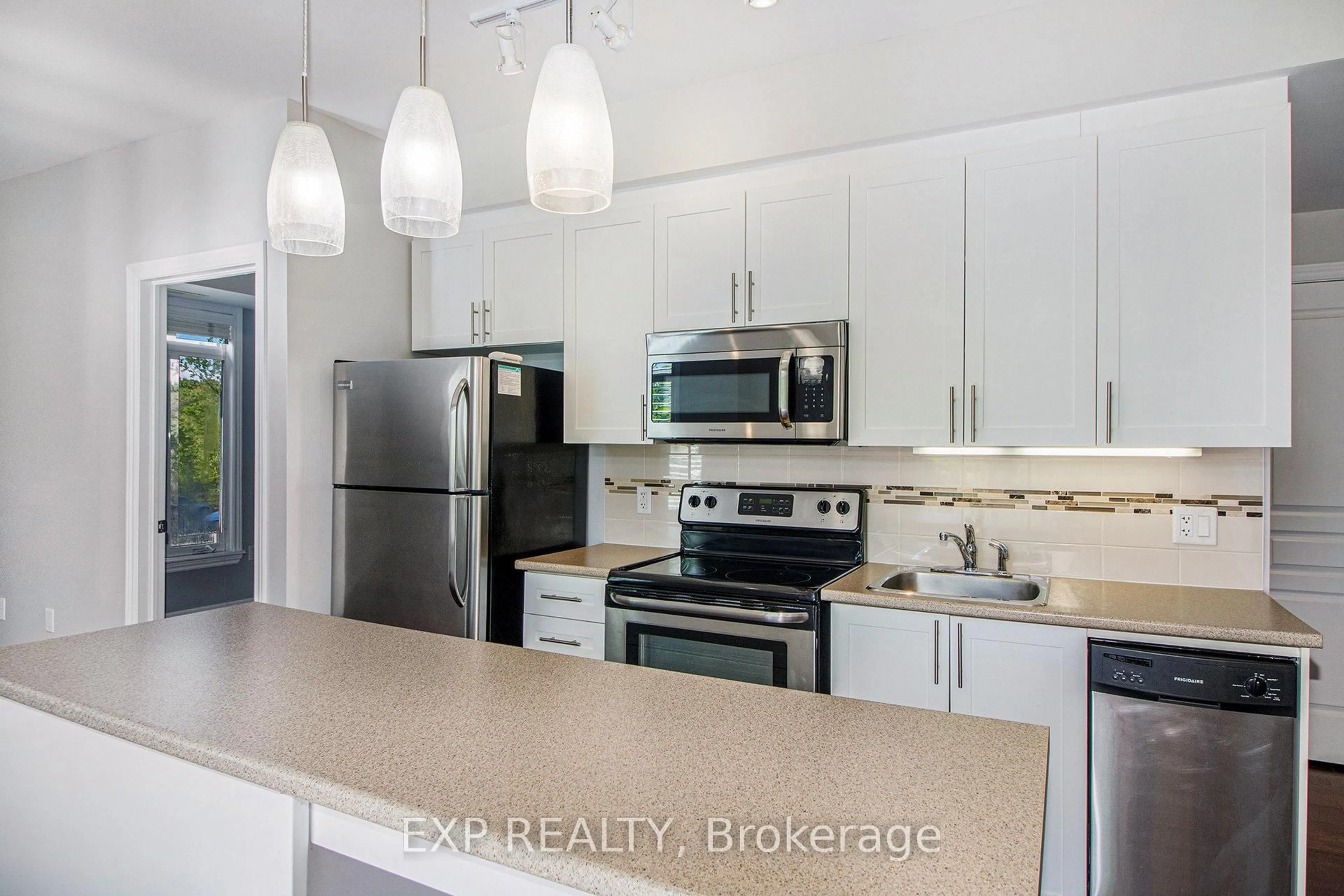 Unknown for 755 Beauparc Private #205, Ottawa Ontario K1J 0B5