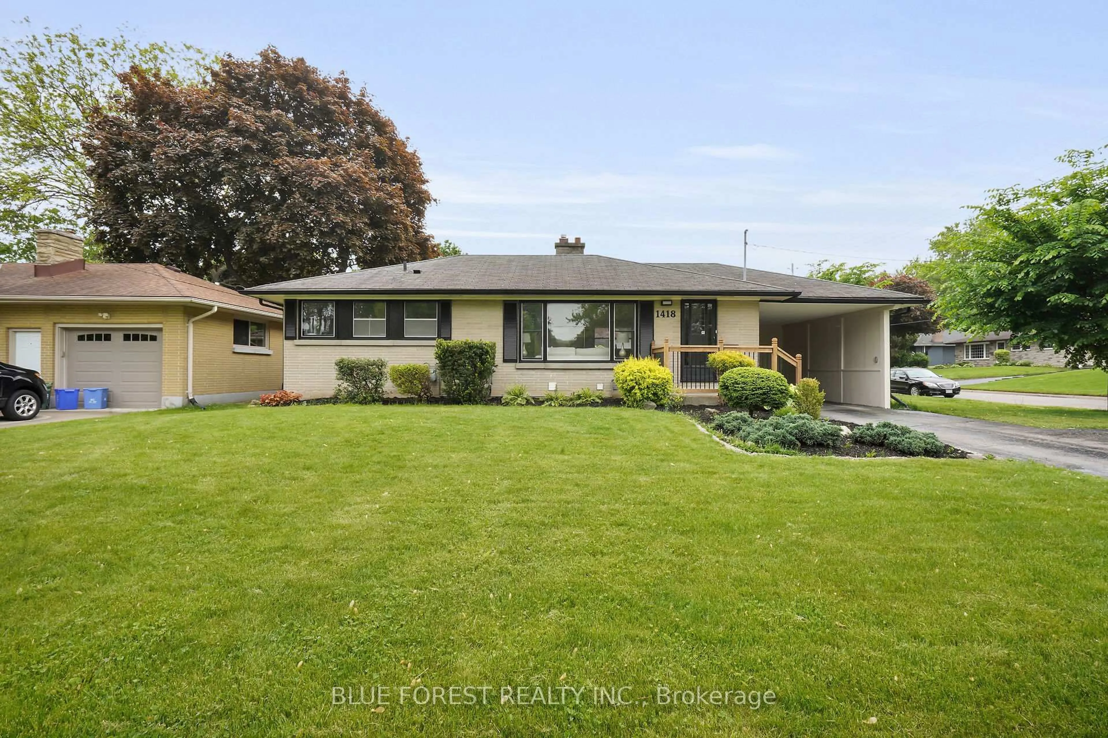 Unknown for 1418 Woodbine St, London South Ontario N6K 1Y5