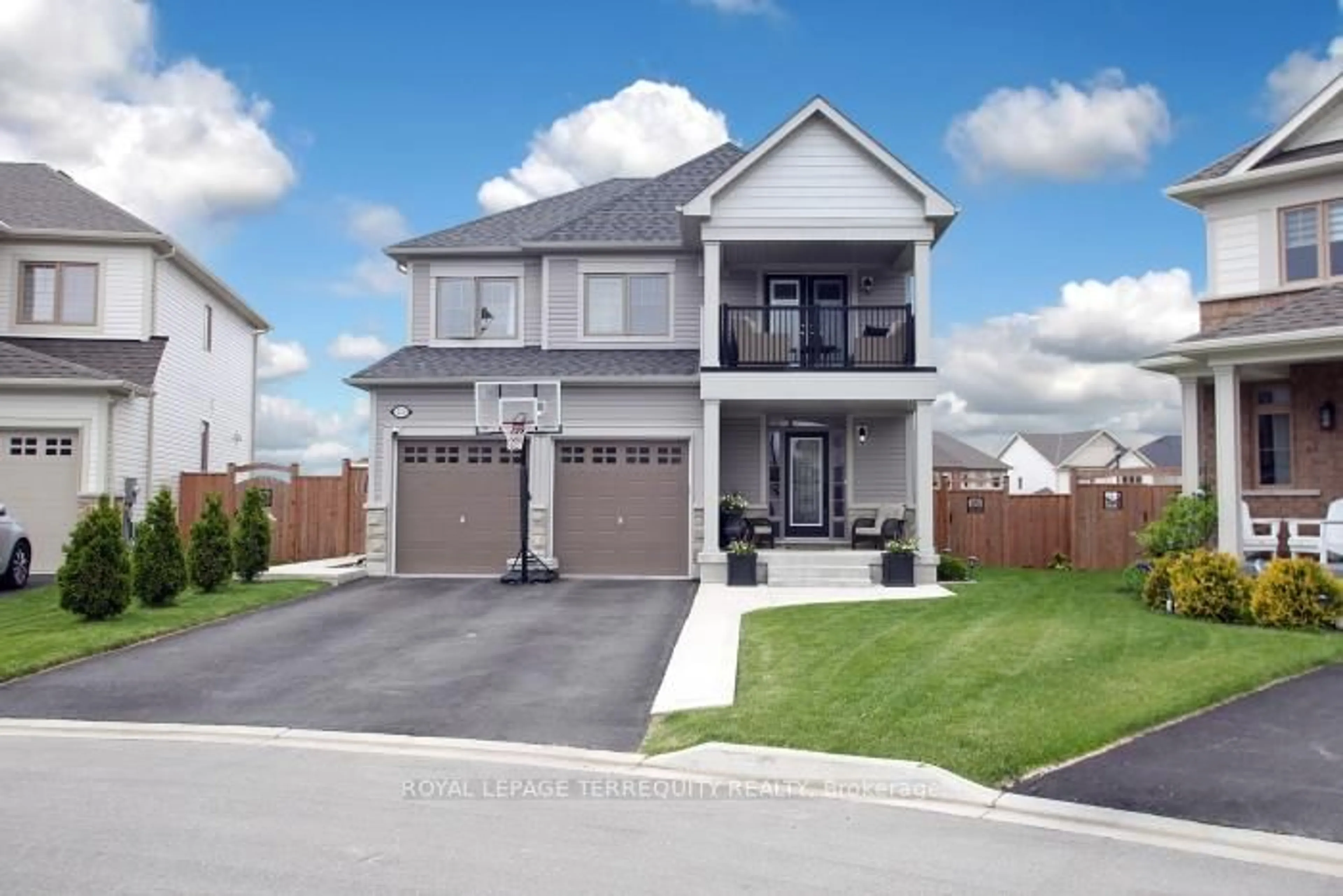 Home with vinyl exterior material, street for 220 Harpin Way, Centre Wellington Ontario N1M 0H1