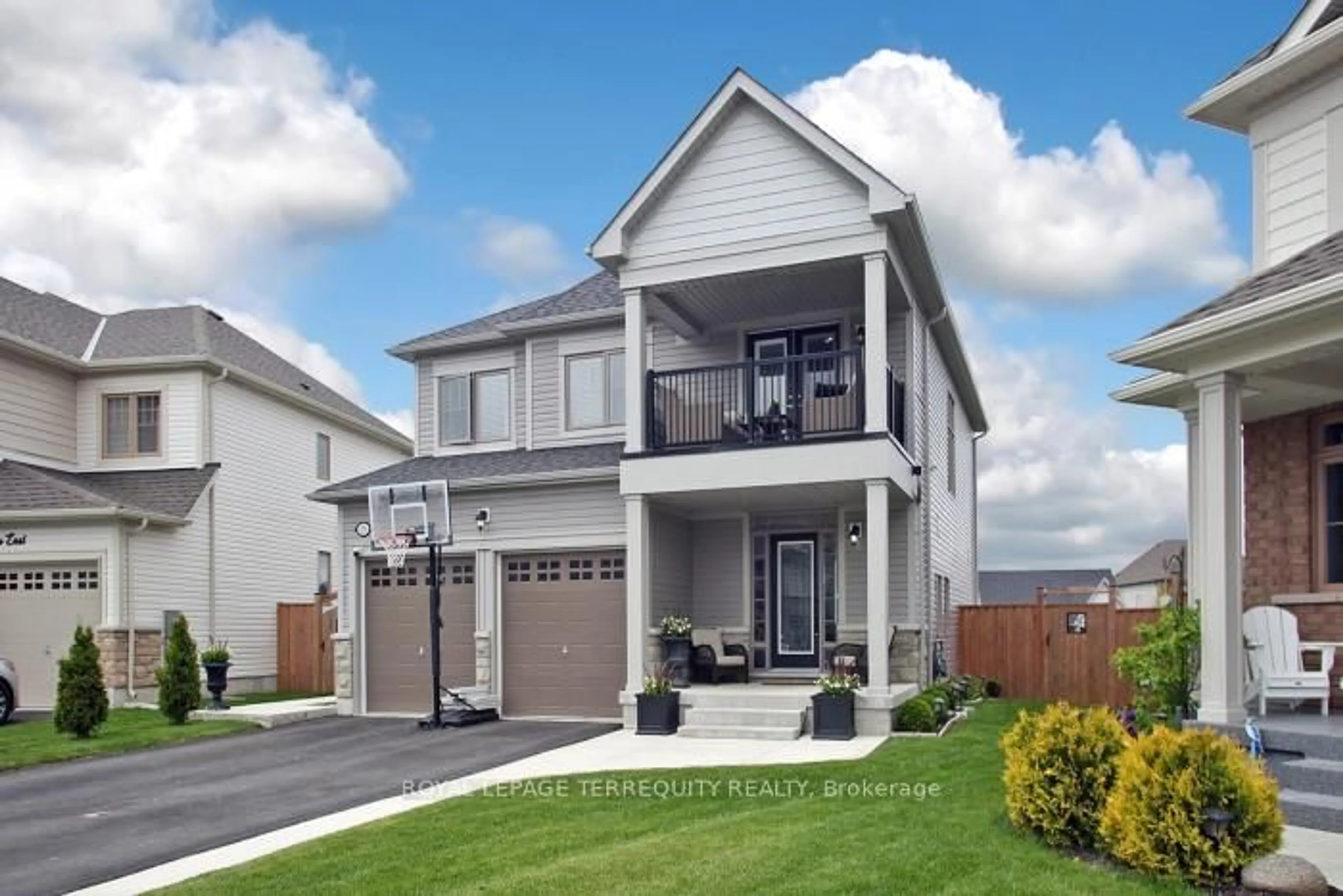 Home with vinyl exterior material, street for 220 Harpin Way, Centre Wellington Ontario N1M 0H1