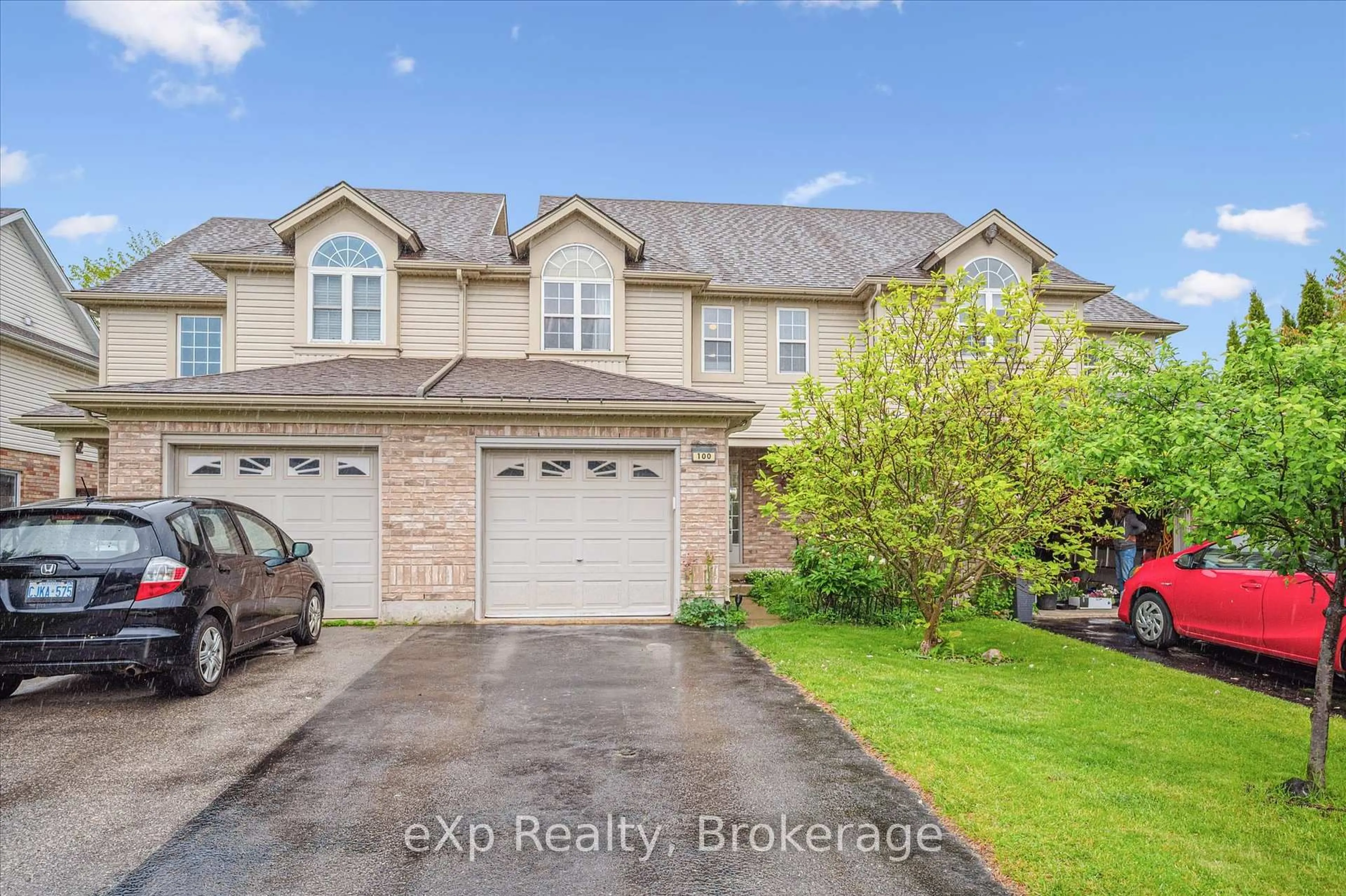 A pic from outside/outdoor area/front of a property/back of a property/a pic from drone, street for 100 Wilton Rd, Guelph Ontario N1E 7L8