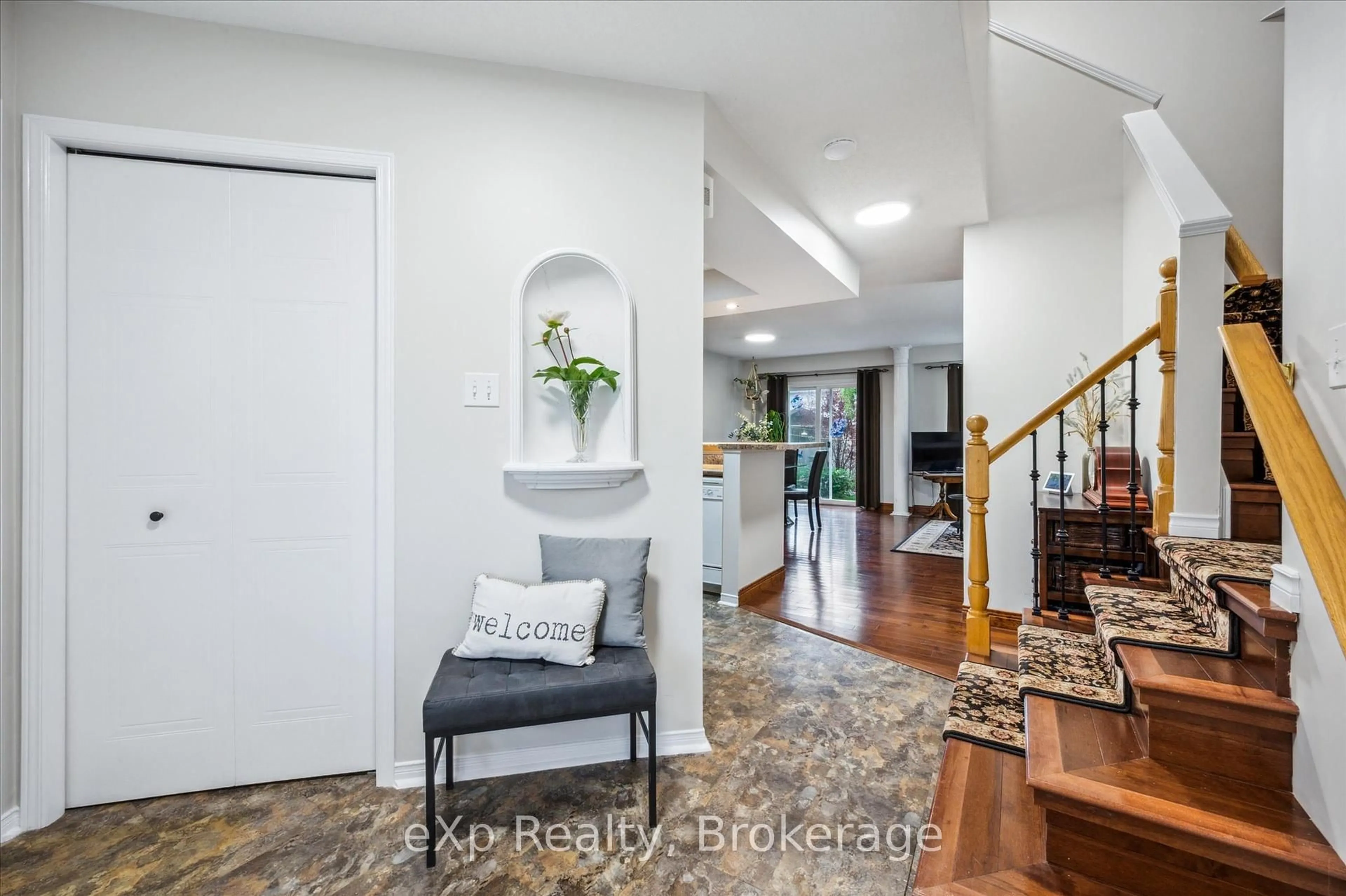 Indoor entryway for 100 Wilton Rd, Guelph Ontario N1E 7L8