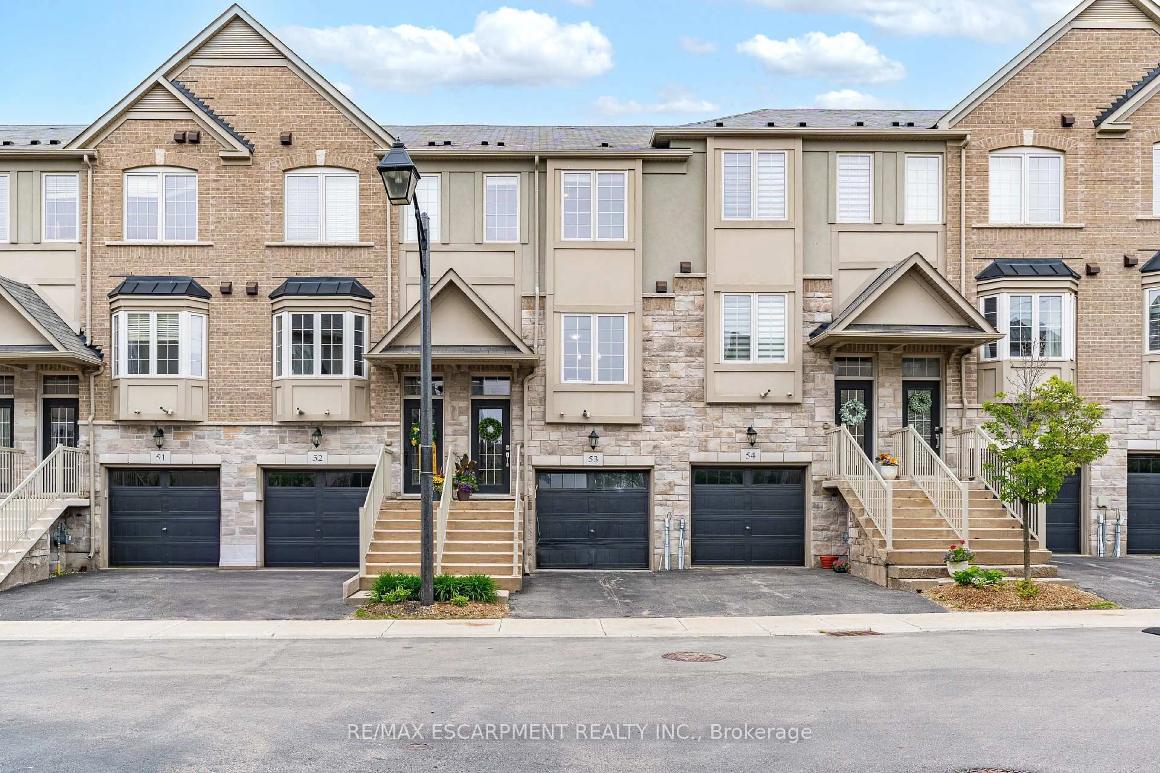 Unknown for 215 Dundas St #53, Hamilton Ontario L8B 0X1