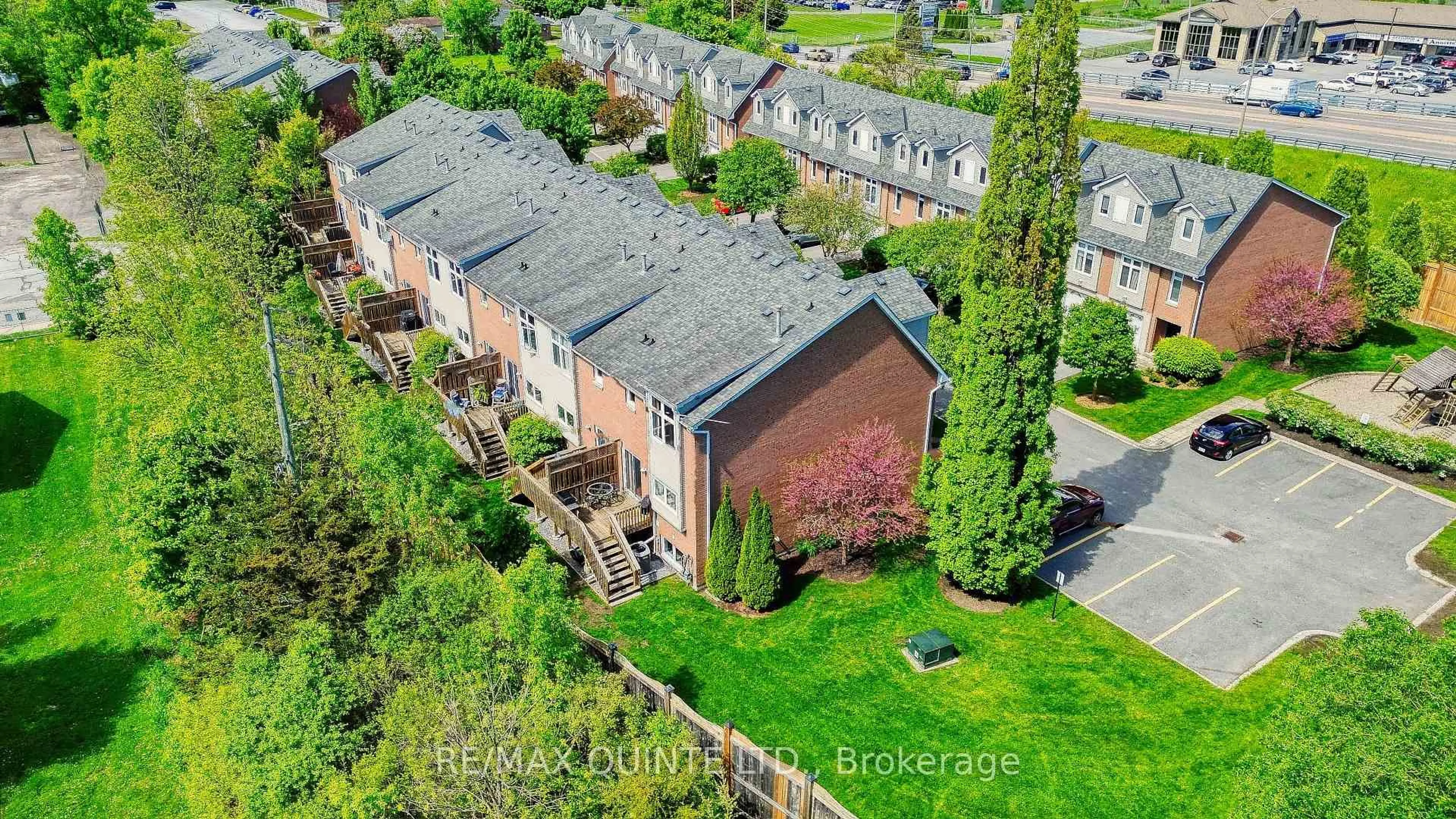 A pic from outside/outdoor area/front of a property/back of a property/a pic from drone, unknown for 9 Progress Ave #1, Belleville Ontario K8P 4Z3