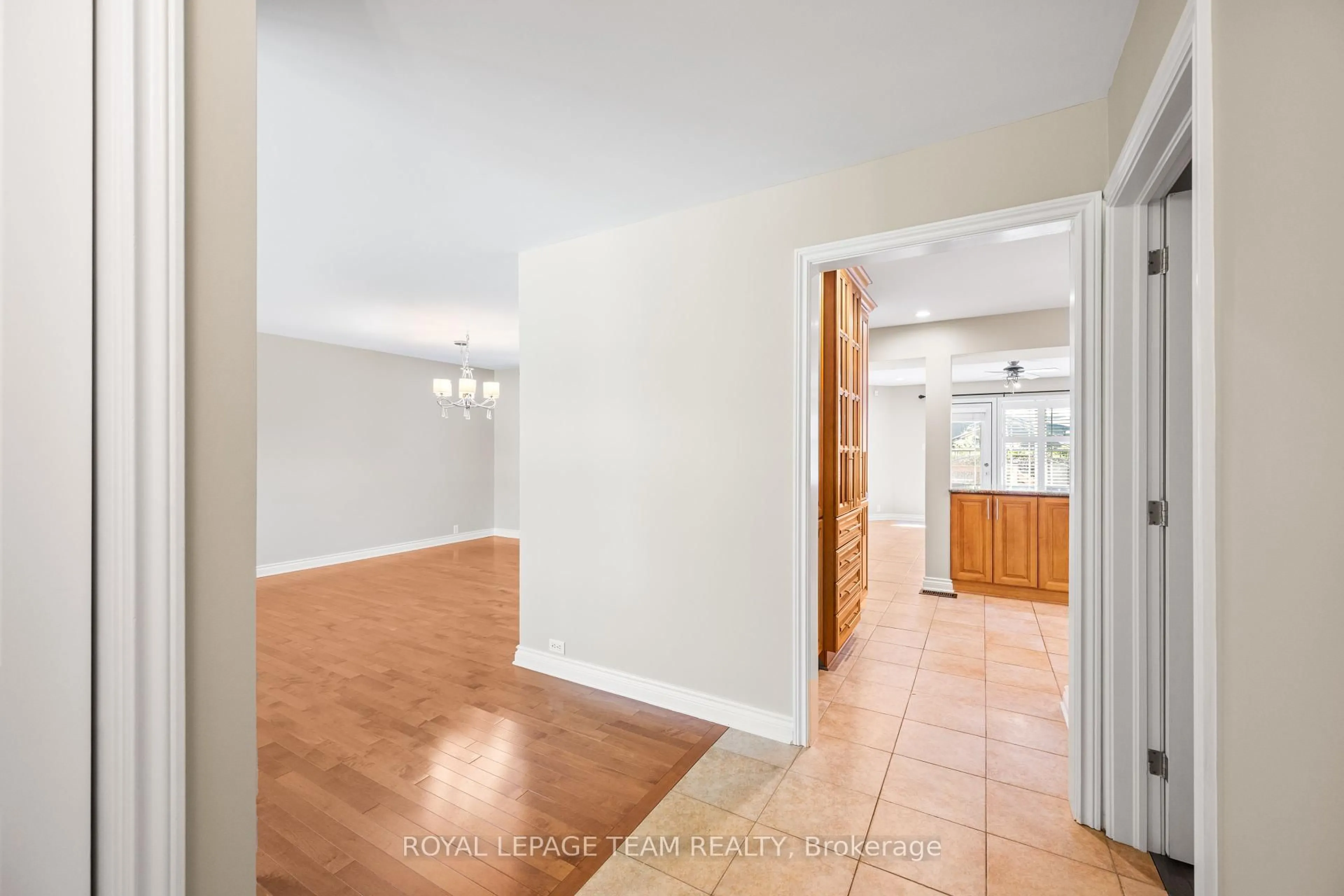 Indoor entryway for 3 Millbrook Cres, Nepean Ontario K2E 5B6