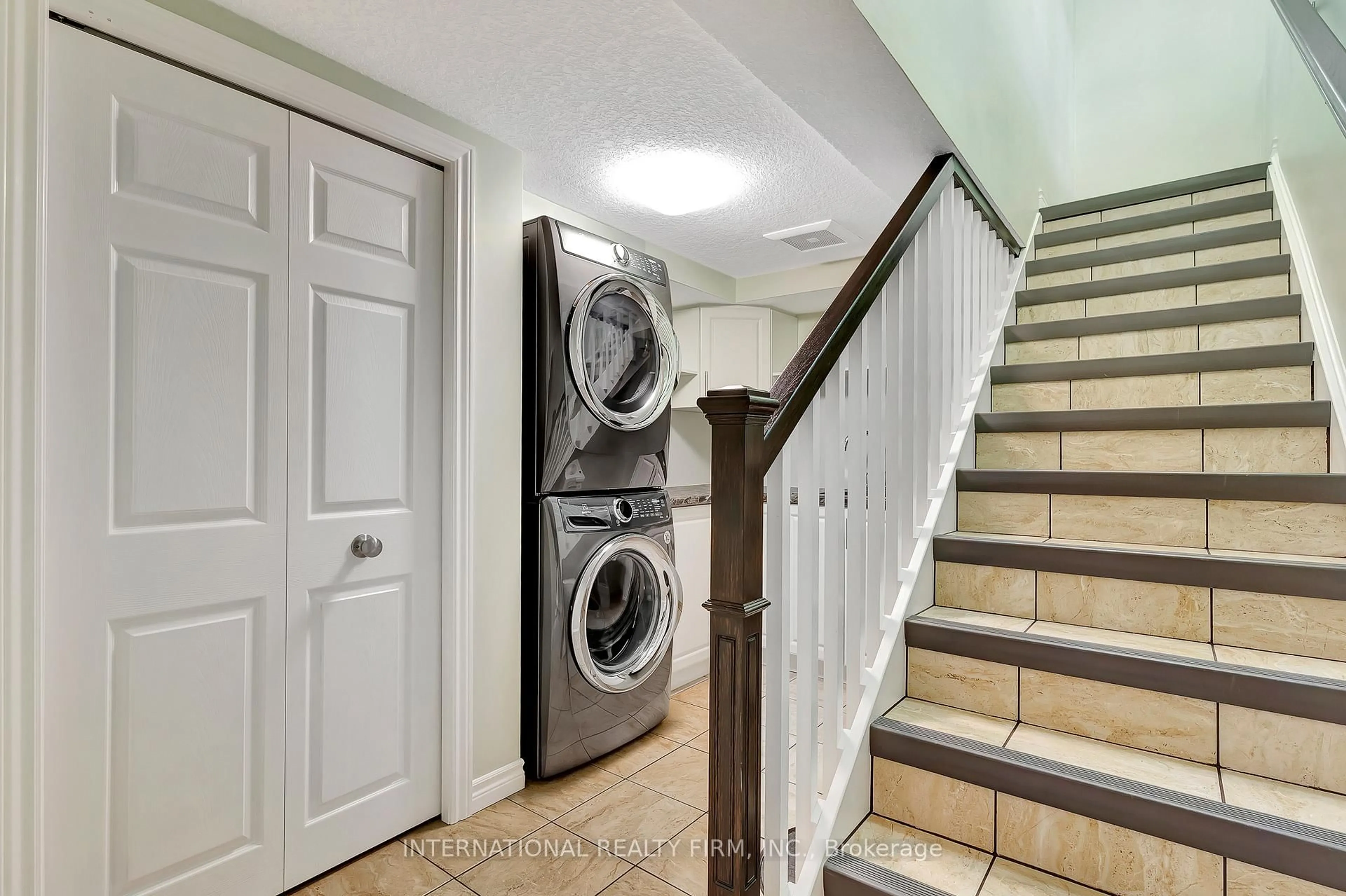 Laundry room for 87 Maxwell Dr, Kitchener Ontario N2R 1A5