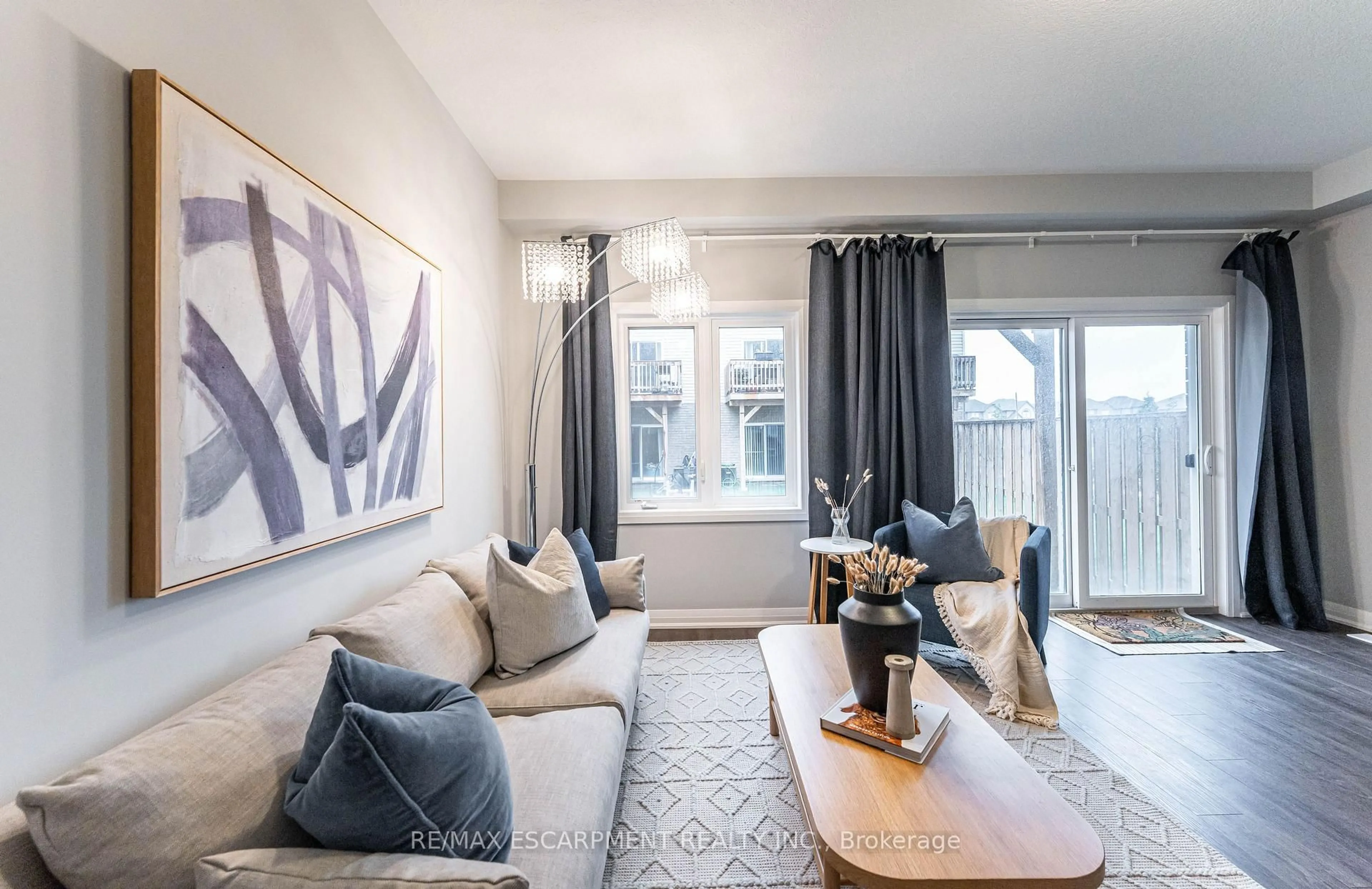 Living room with furniture, unknown for 52 AQUARIUS Cres, Hamilton Ontario L8J 3H5