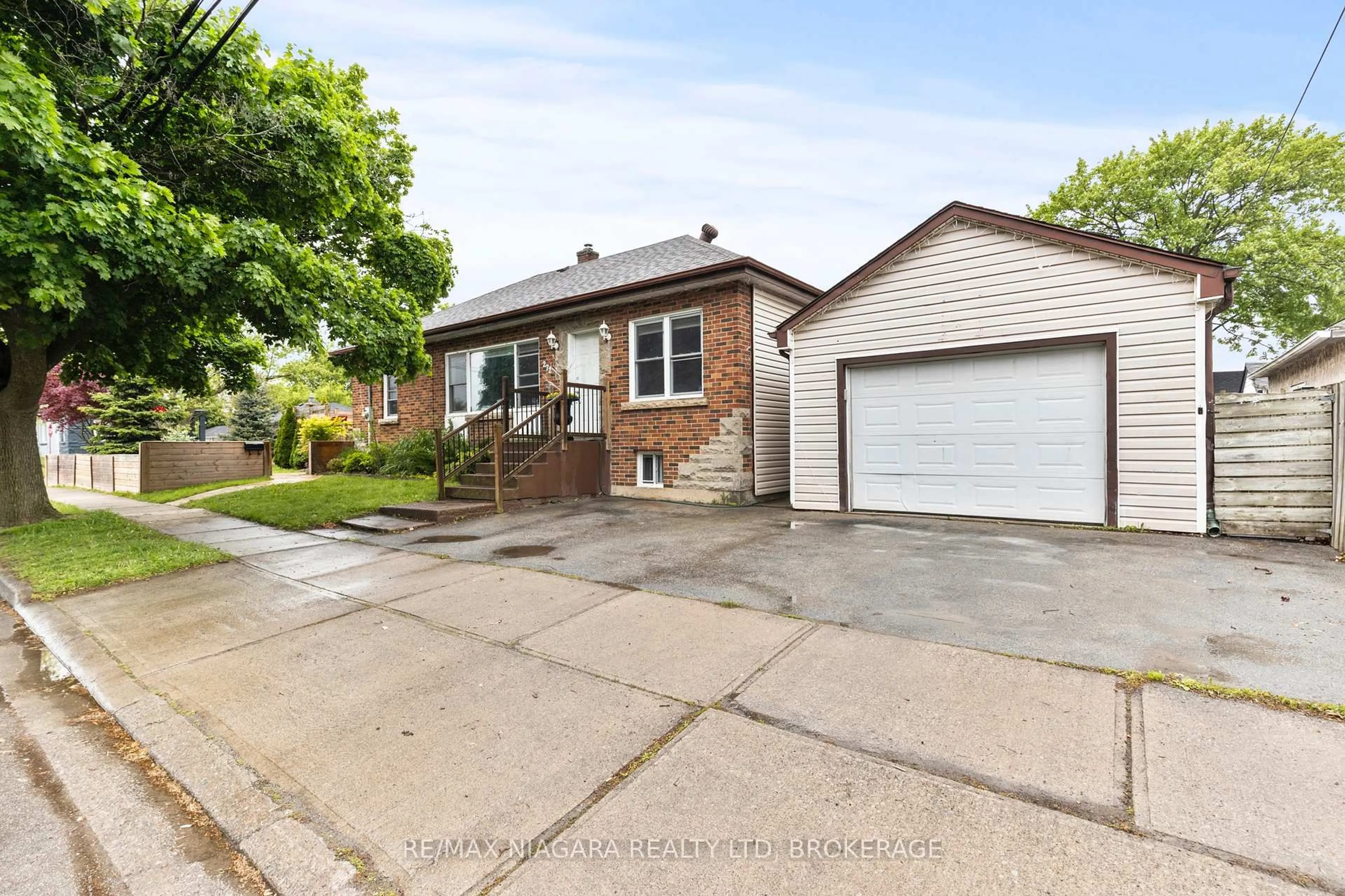 Unknown for 272 Wallace Ave, Welland Ontario L3B 1R6