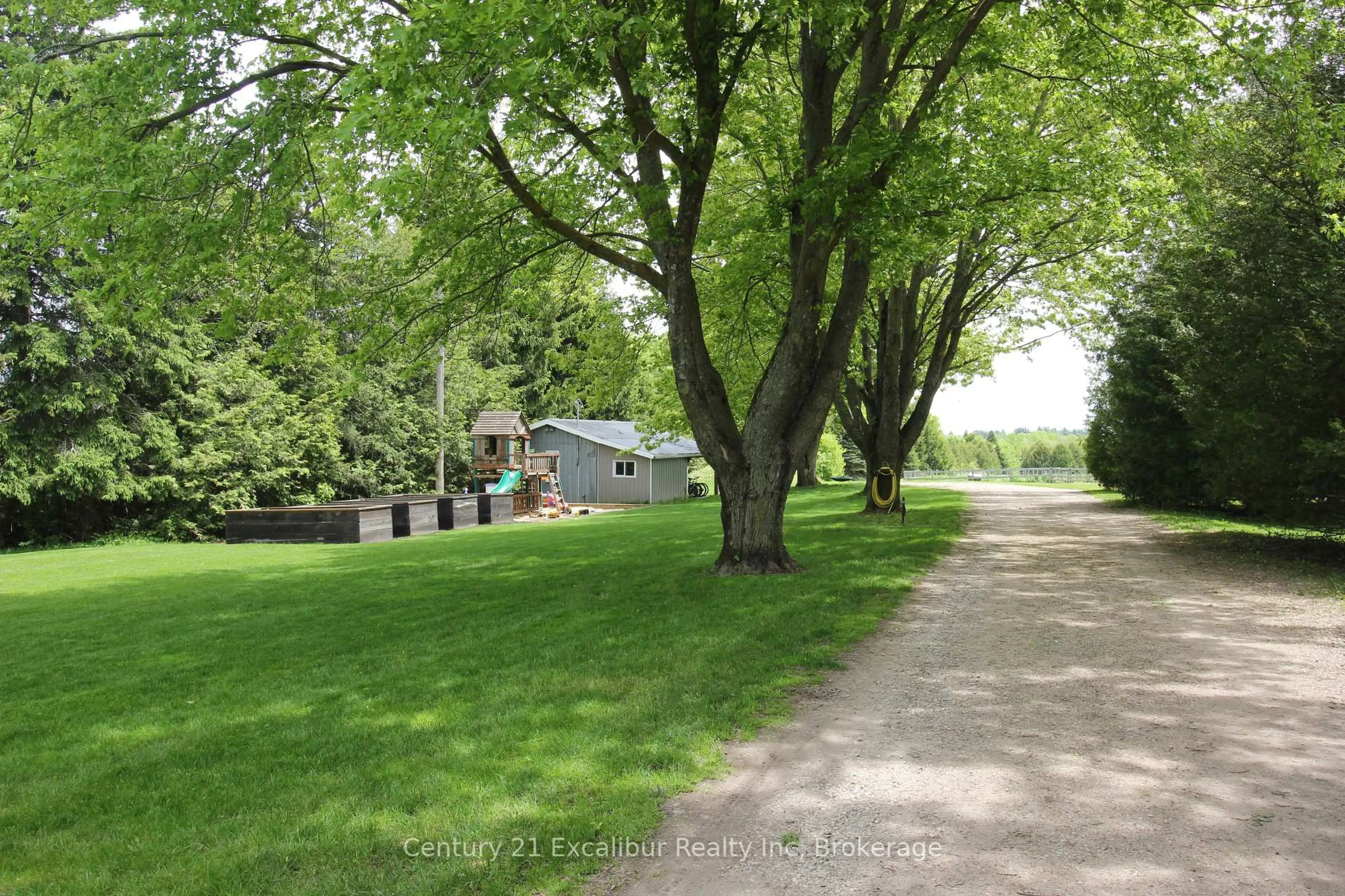 Unknown for 8043 Eramosa Garafraxa TL N/A, Centre Wellington Ontario N1M 2W5