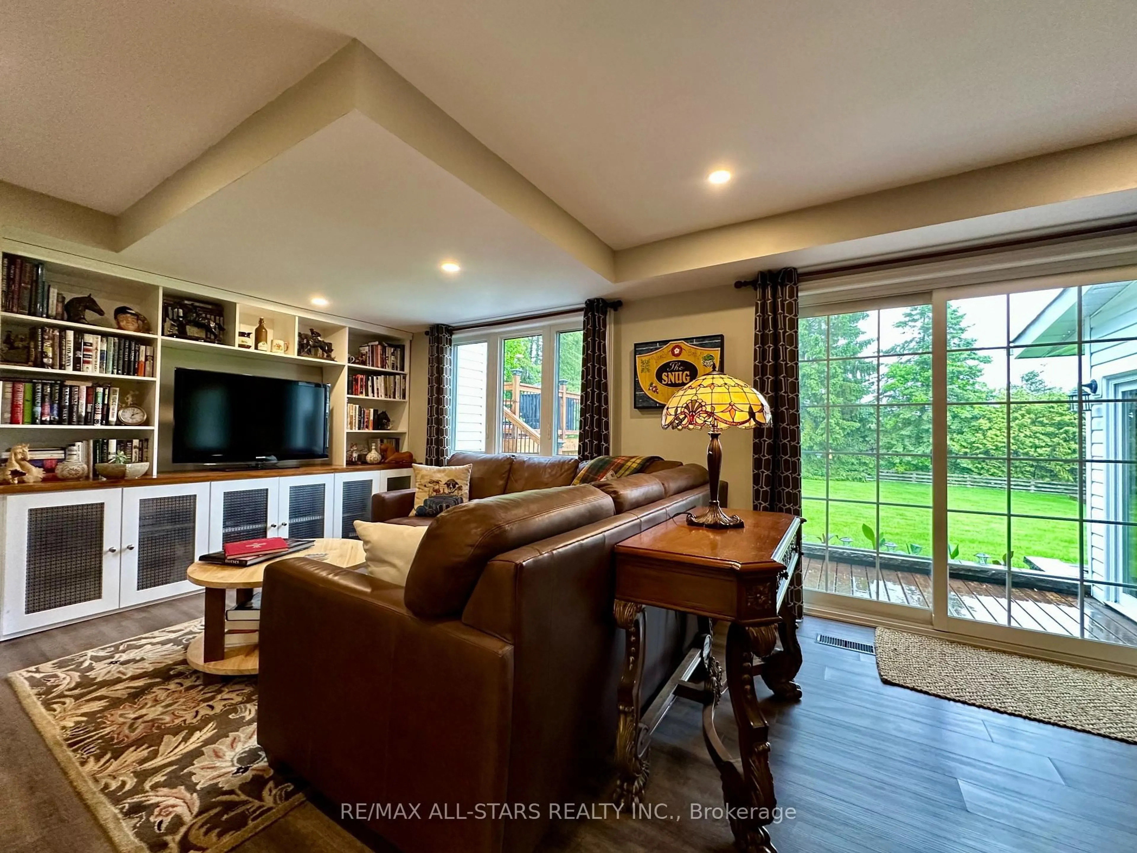 Living room with furniture, unknown for 243 West St, Kawartha Lakes Ontario K0M 1A0