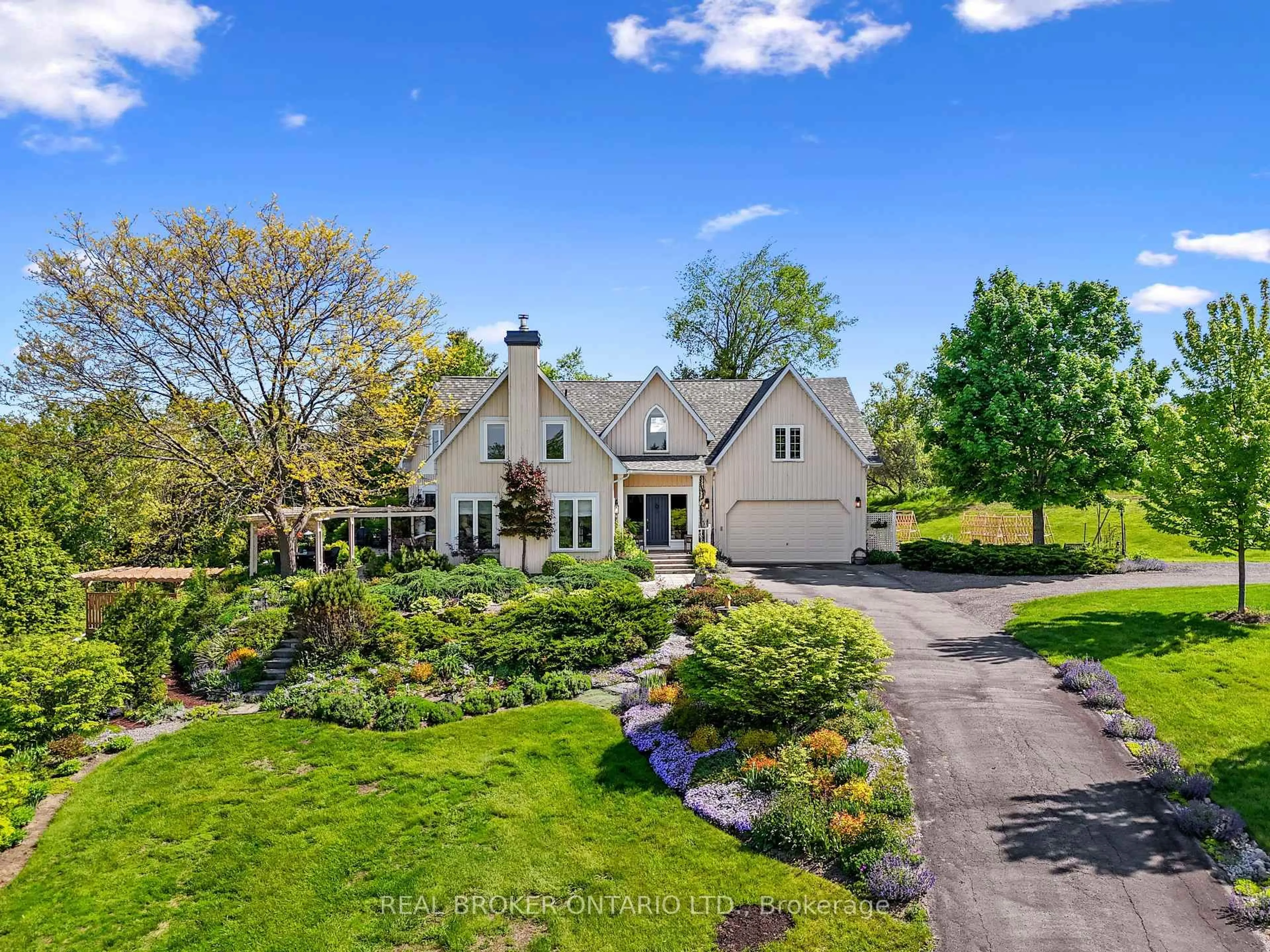 A pic from outside/outdoor area/front of a property/back of a property/a pic from drone, street for 1169 Inglis Rd, Alnwick/Haldimand Ontario K0K 2G0