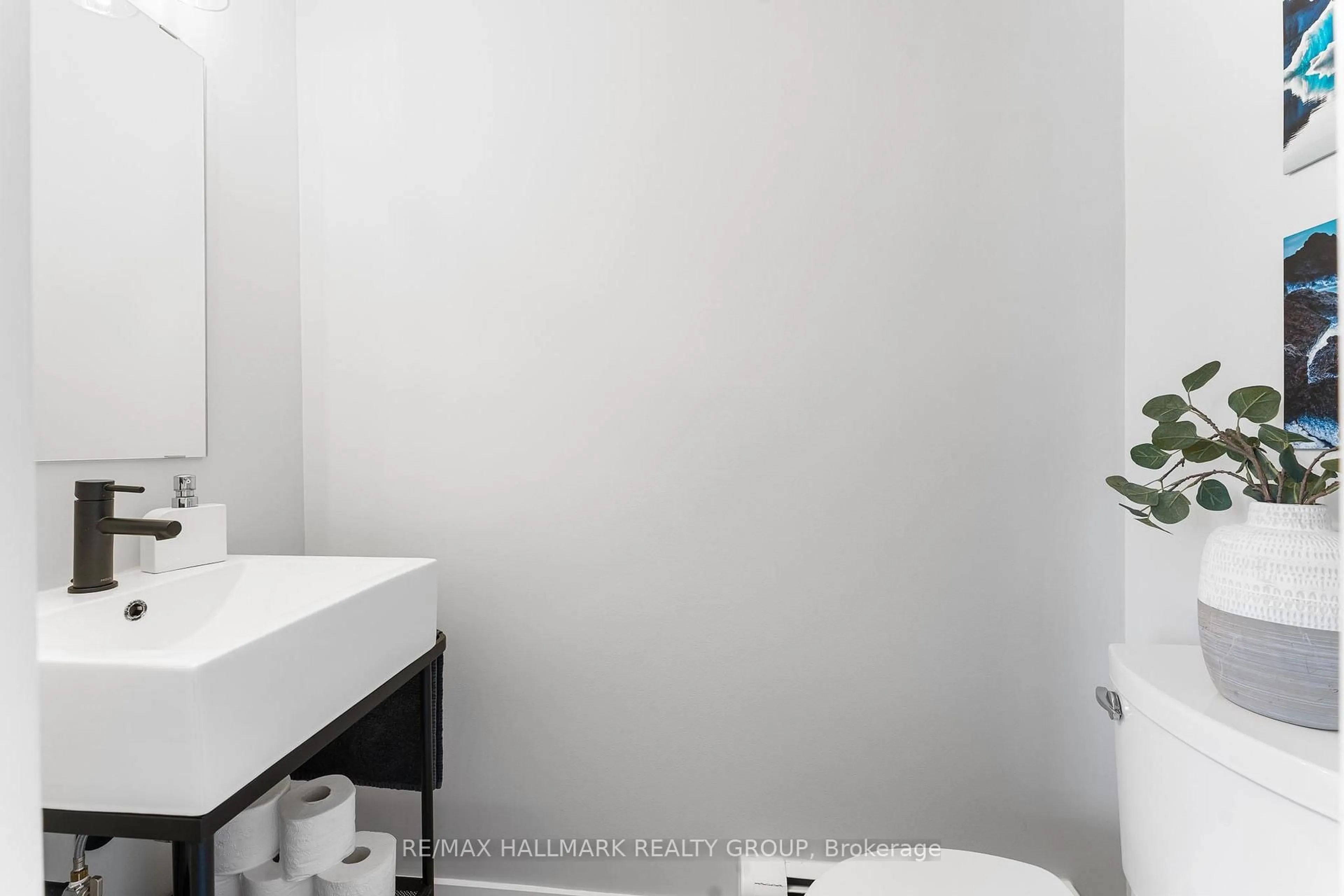 Standard bathroom, floor is not visible for 1158 Blasdell Ave, Ottawa Ontario K1K 0C2