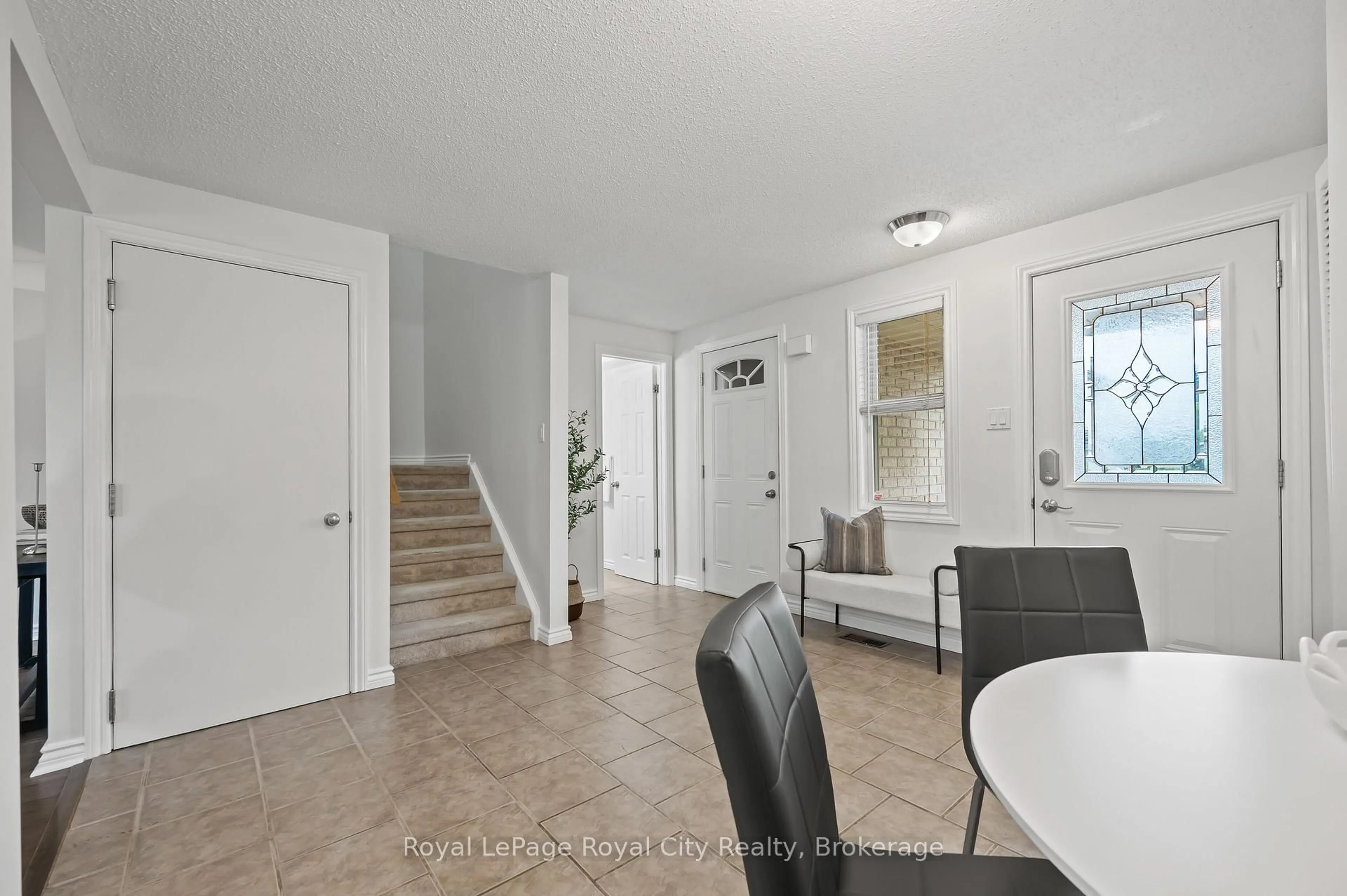 Unknown for 325 AUDEN Rd, Guelph Ontario N1E 6S4