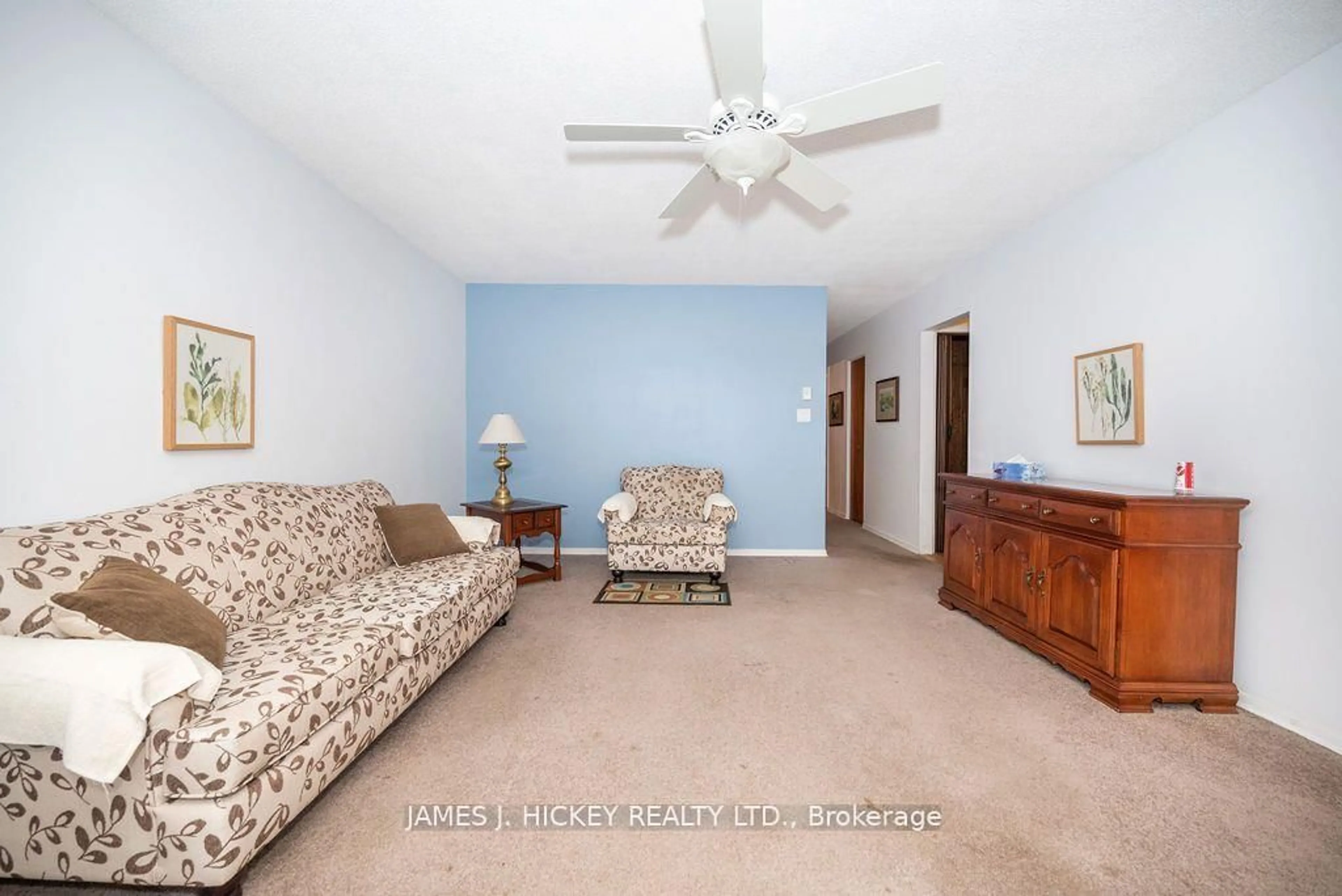 Living room with furniture, carpet floor for 11 Hammond Crt, Deep River Ontario K0J 1P0