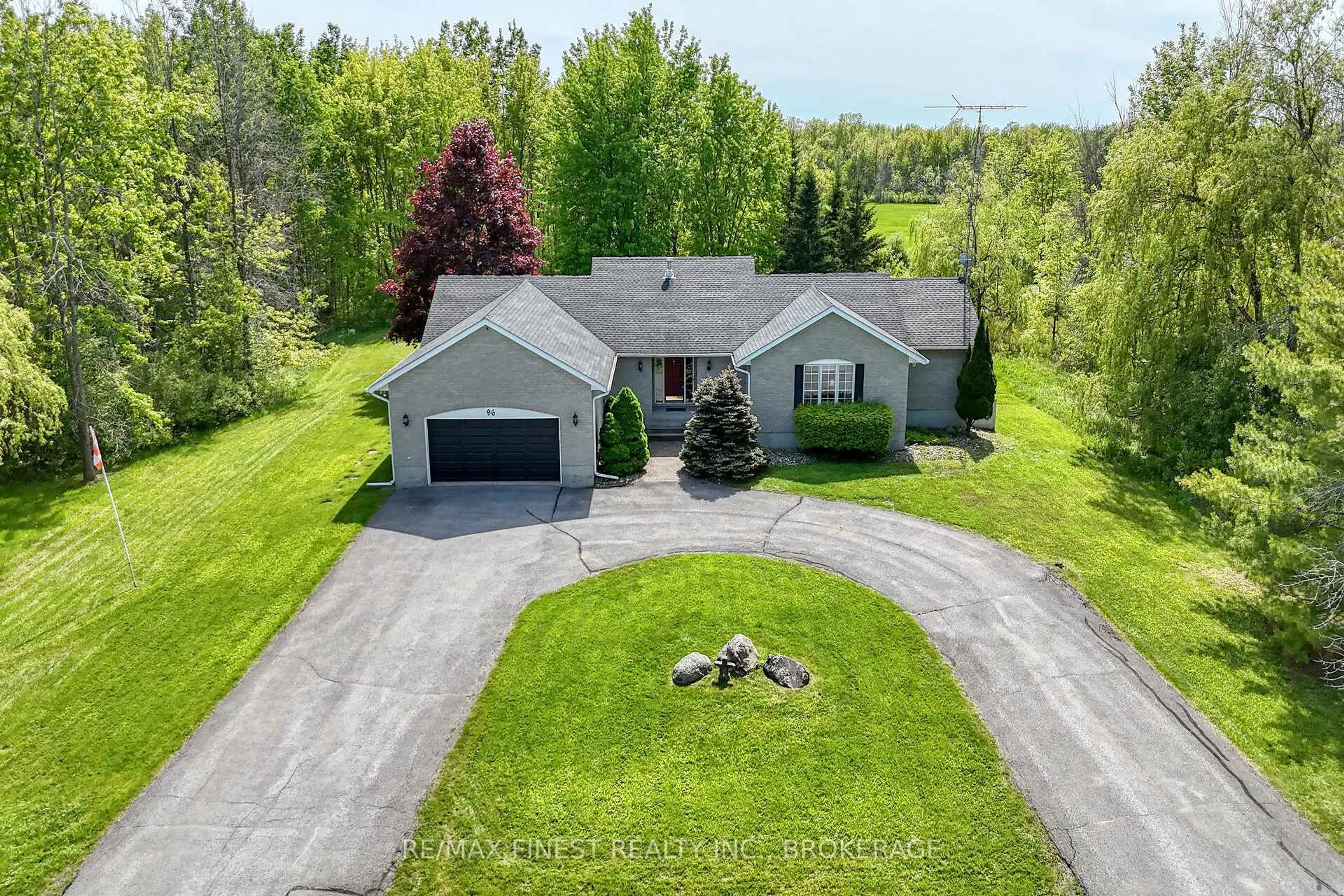 A pic from outside/outdoor area/front of a property/back of a property/a pic from drone, unknown for 96 Marclen Dr, Kingston Ontario K7L 5H6