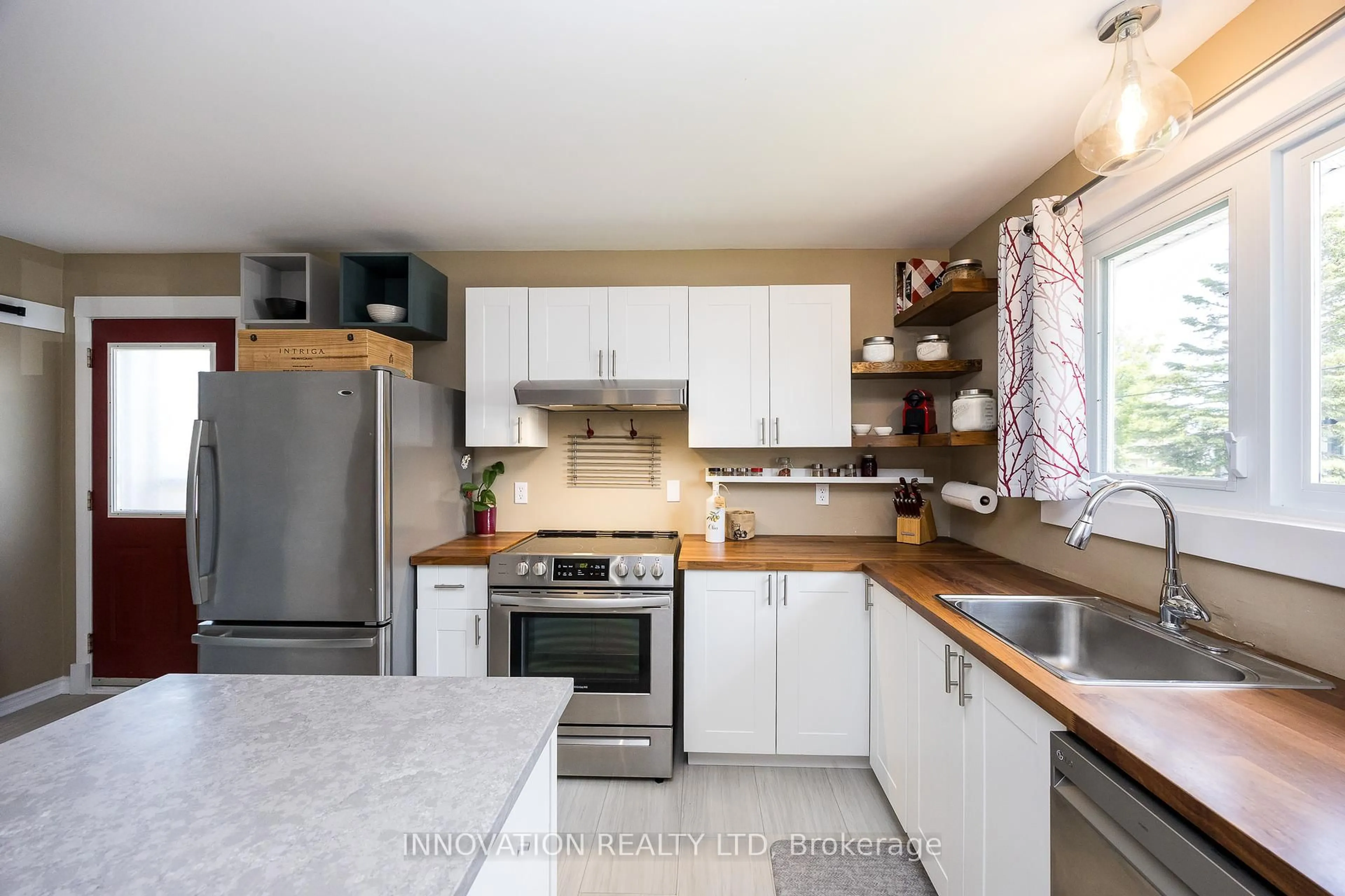 Unknown for 185 Munro St, Carleton Place Ontario K7C 1G9