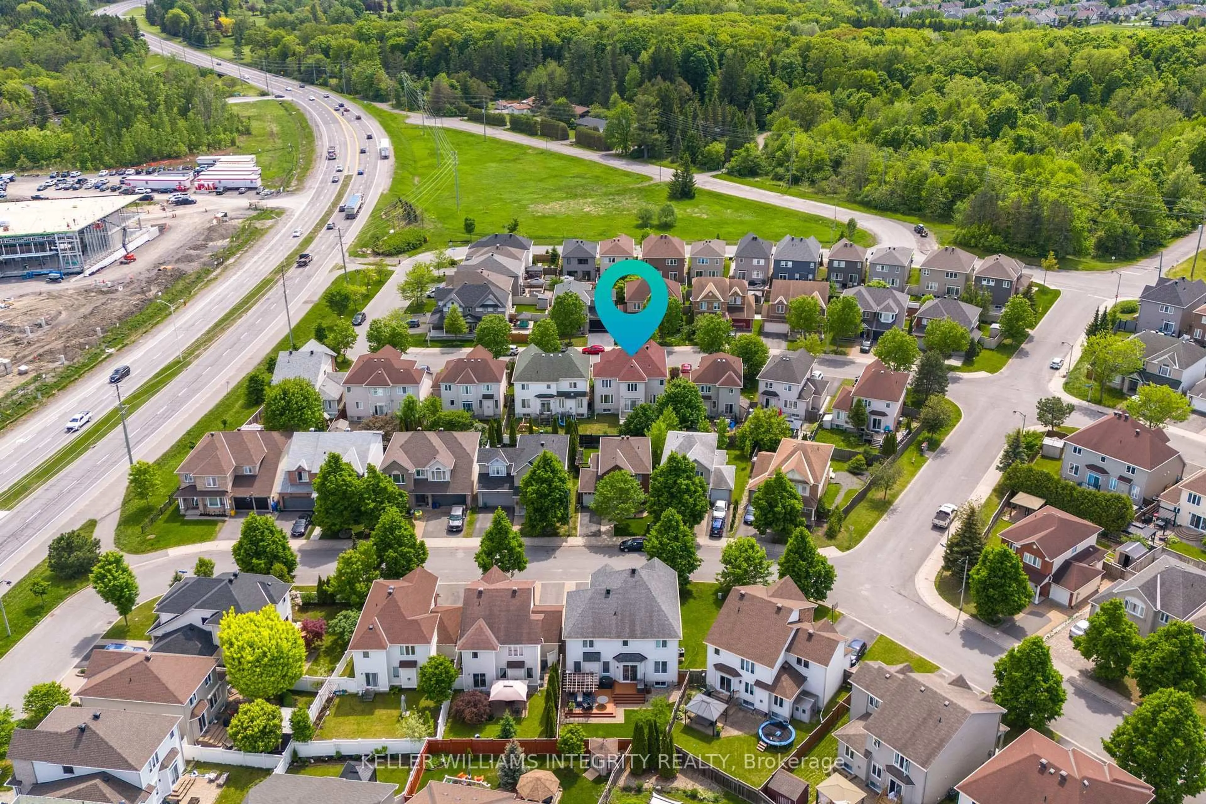 A pic from outside/outdoor area/front of a property/back of a property/a pic from drone, street for 119 Willow Creek Circ, Ottawa Ontario K2G 7A8