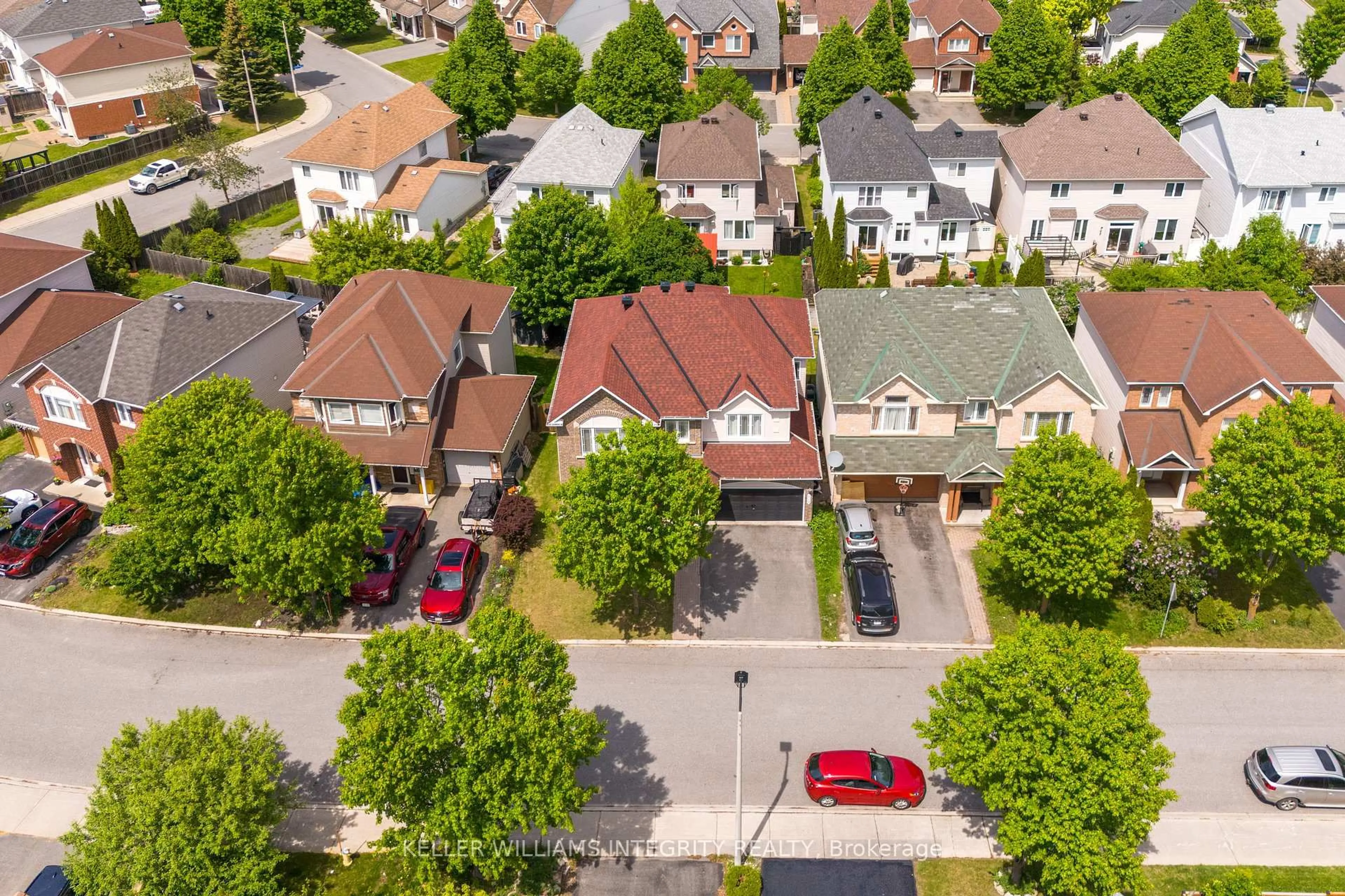 A pic from outside/outdoor area/front of a property/back of a property/a pic from drone, street for 119 Willow Creek Circ, Ottawa Ontario K2G 7A8