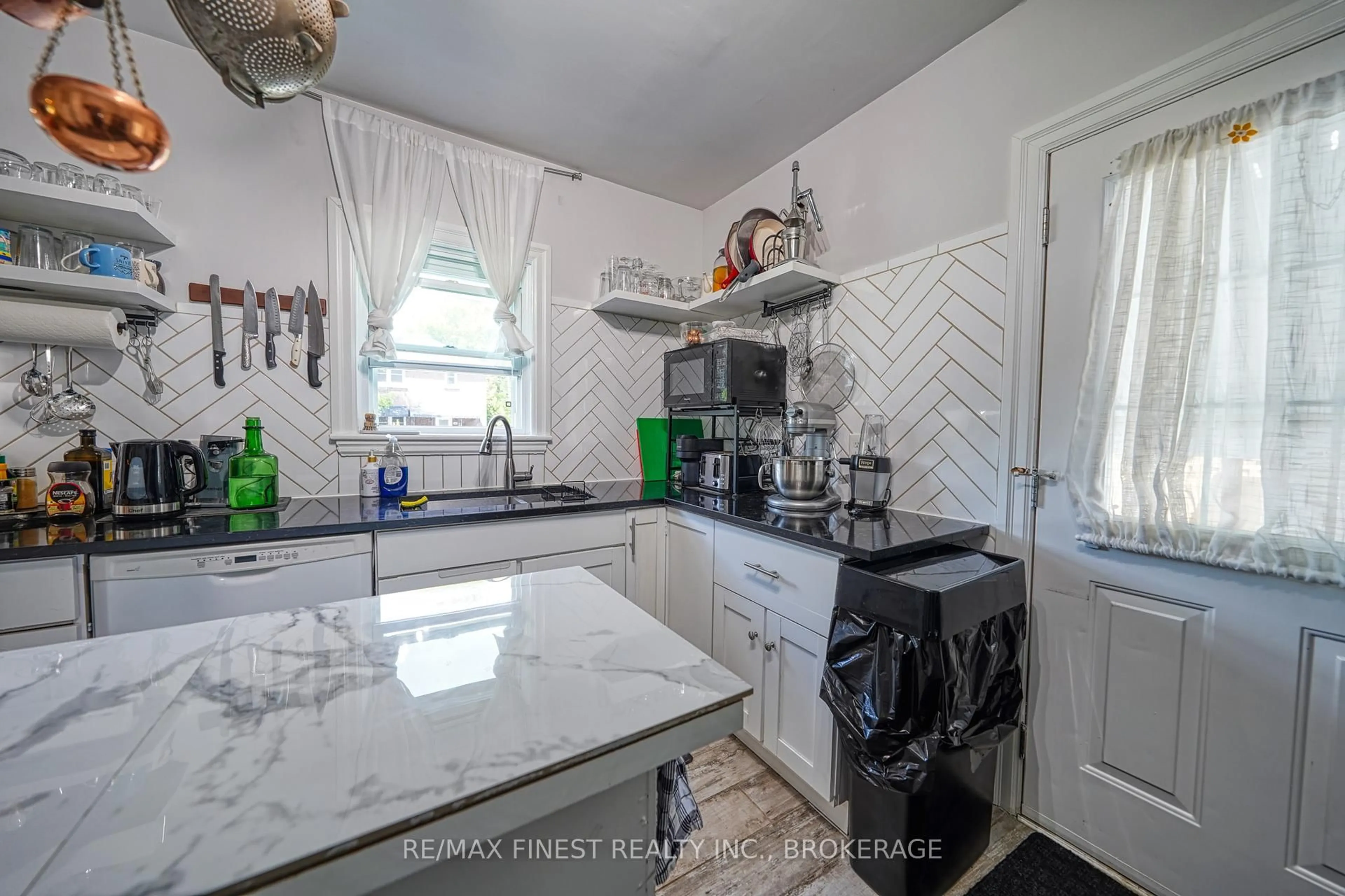 Standard kitchen, ceramic/tile floor for 211 Park St, Kingston Ontario K7L 1K2