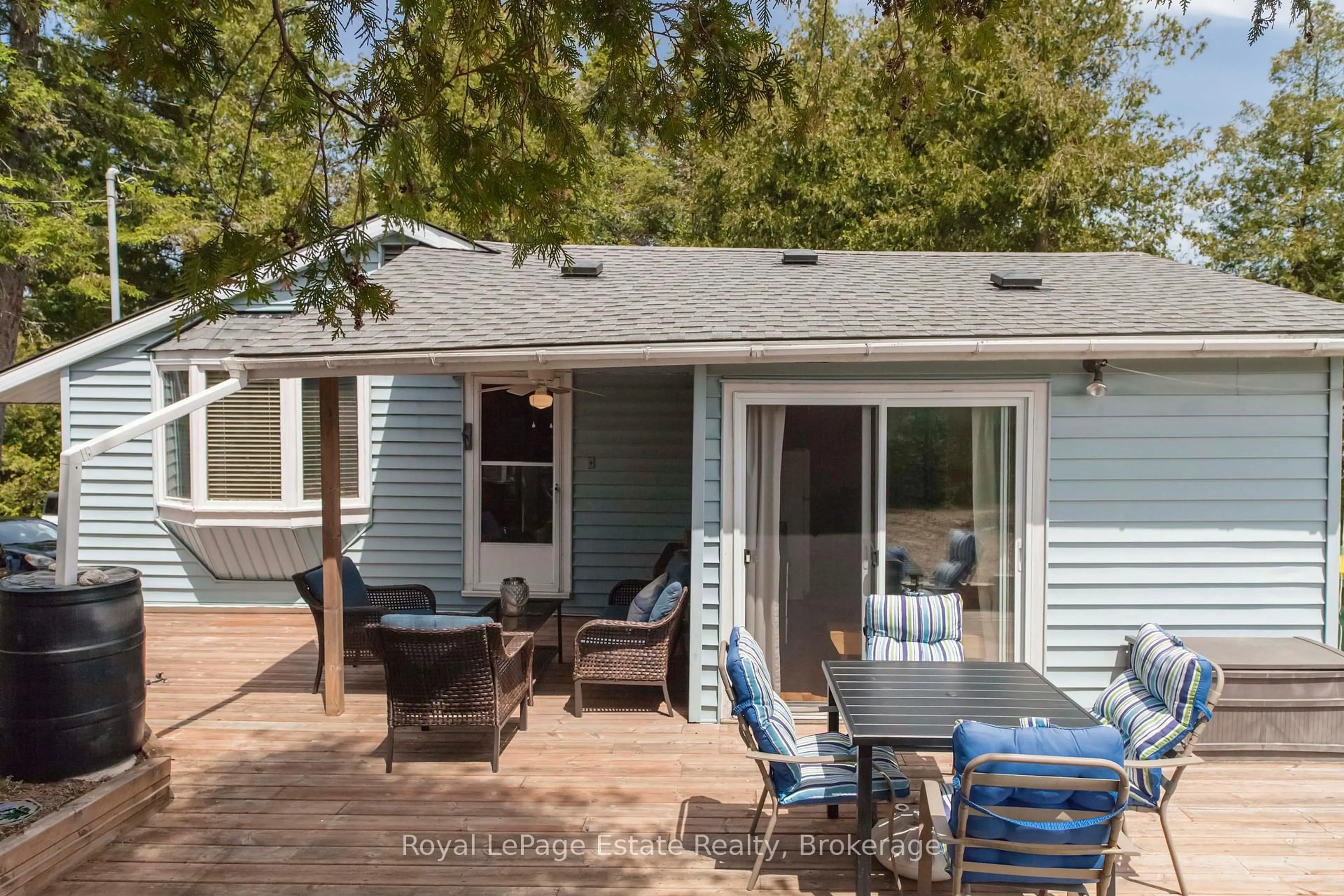 Home with vinyl exterior material, unknown for 37 SOG JE WA SA Dr, Native Leased Lands Ontario N0H 2G0