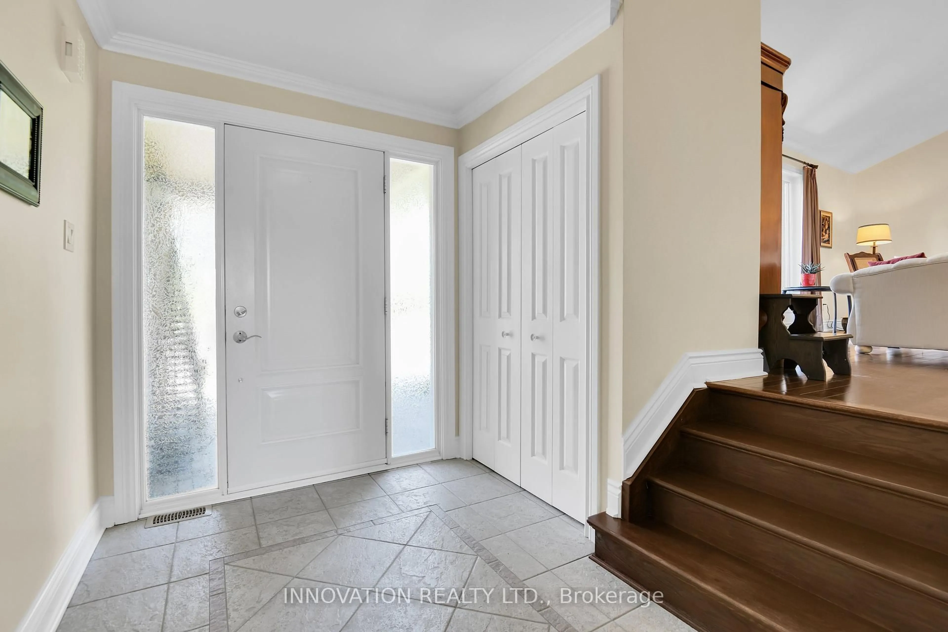 Indoor entryway for 538 Guy Rd, North Grenville Ontario K1K 1B9