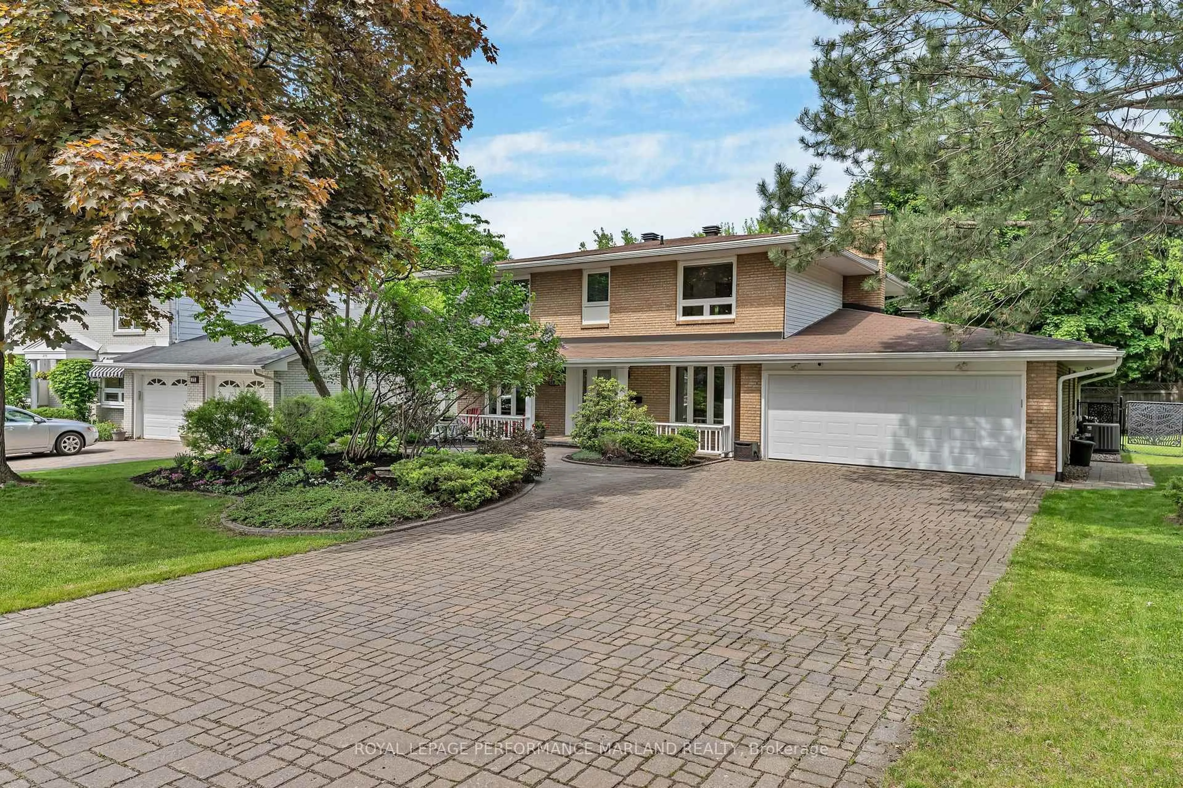 Home with brick exterior material, street for 281 Lincoln Heights Rd, Ottawa Ontario K2B 5L7