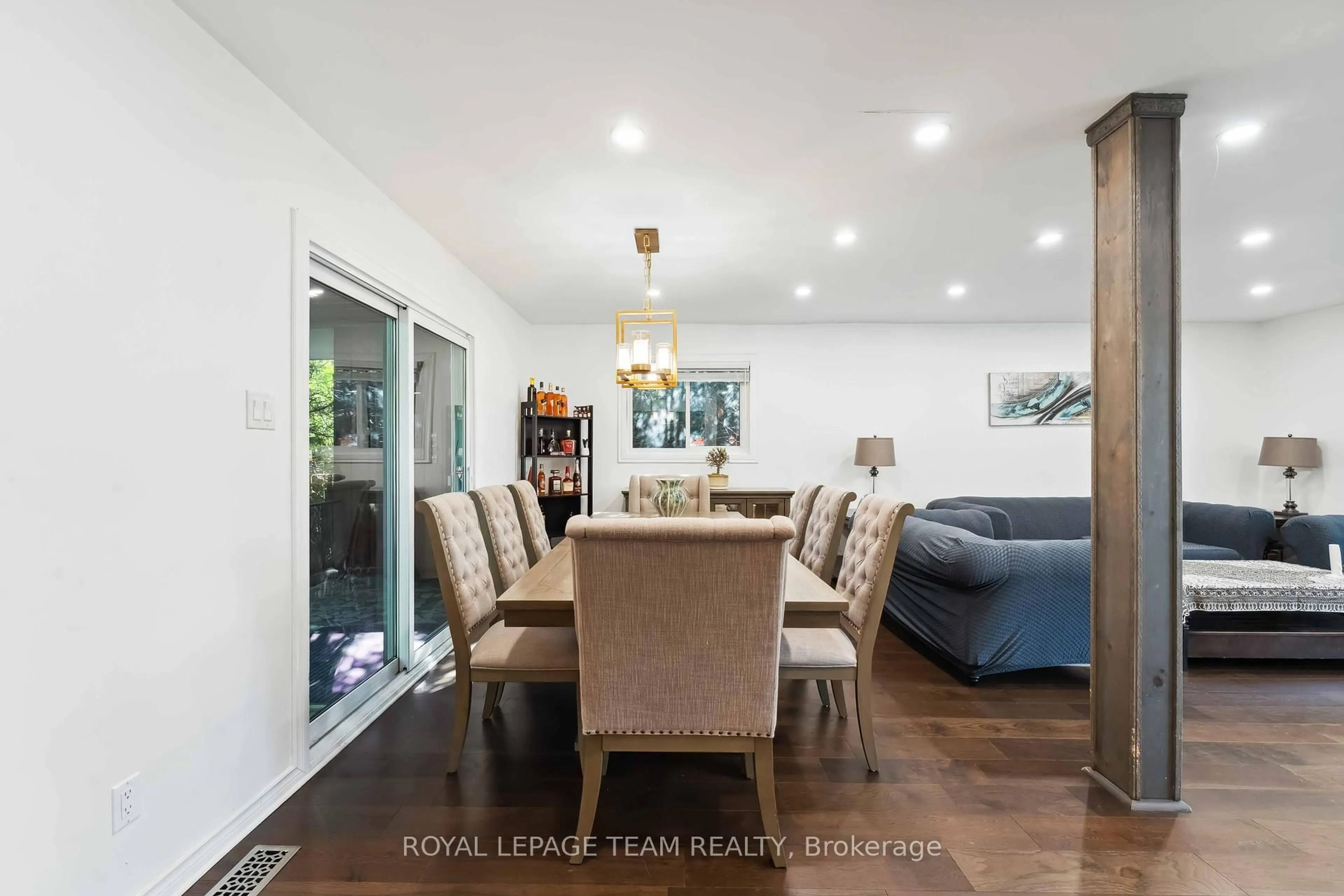 Dining room, unknown for 2353 Georgina Dr, Ottawa Ontario K2B 7M6