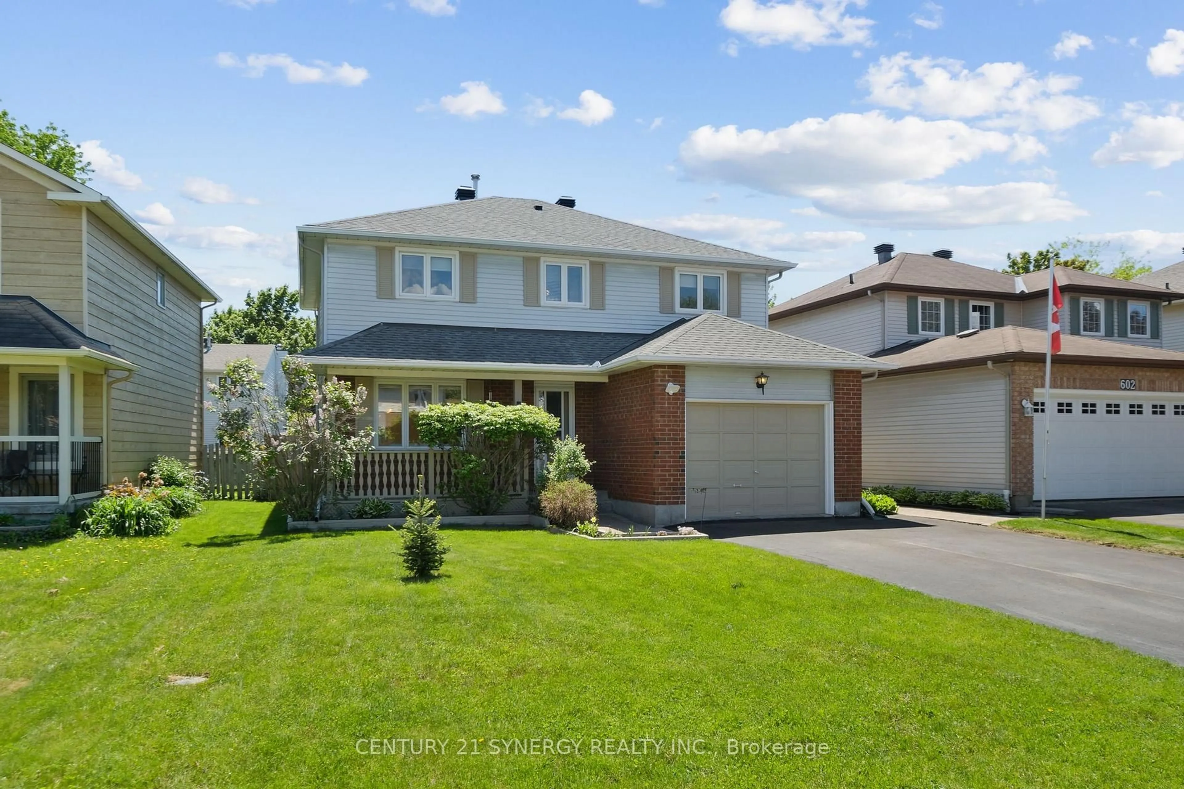 Home with vinyl exterior material, street for 604 Steller St, Ottawa Ontario K4A 1N1