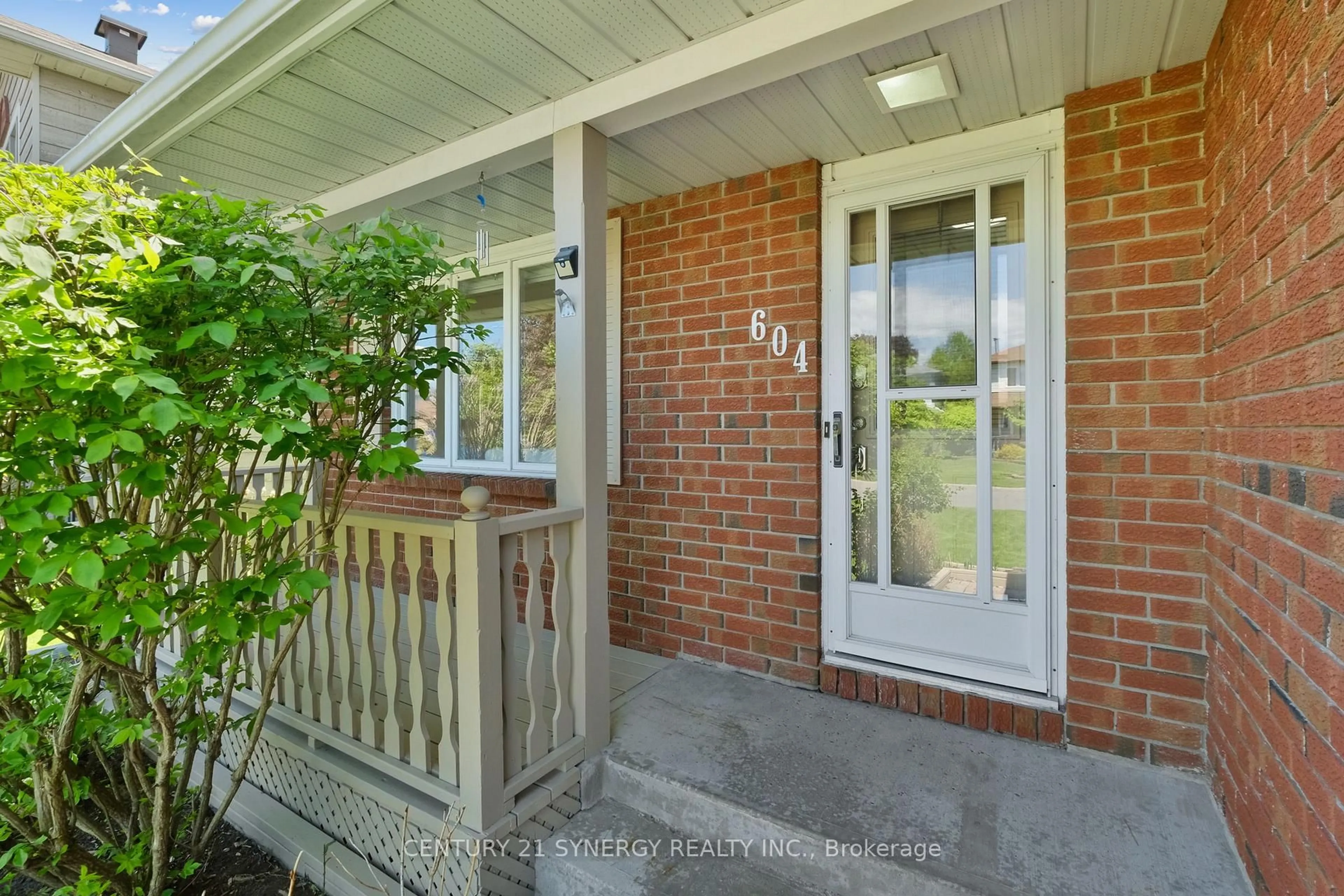 Indoor entryway for 604 Steller St, Ottawa Ontario K4A 1N1