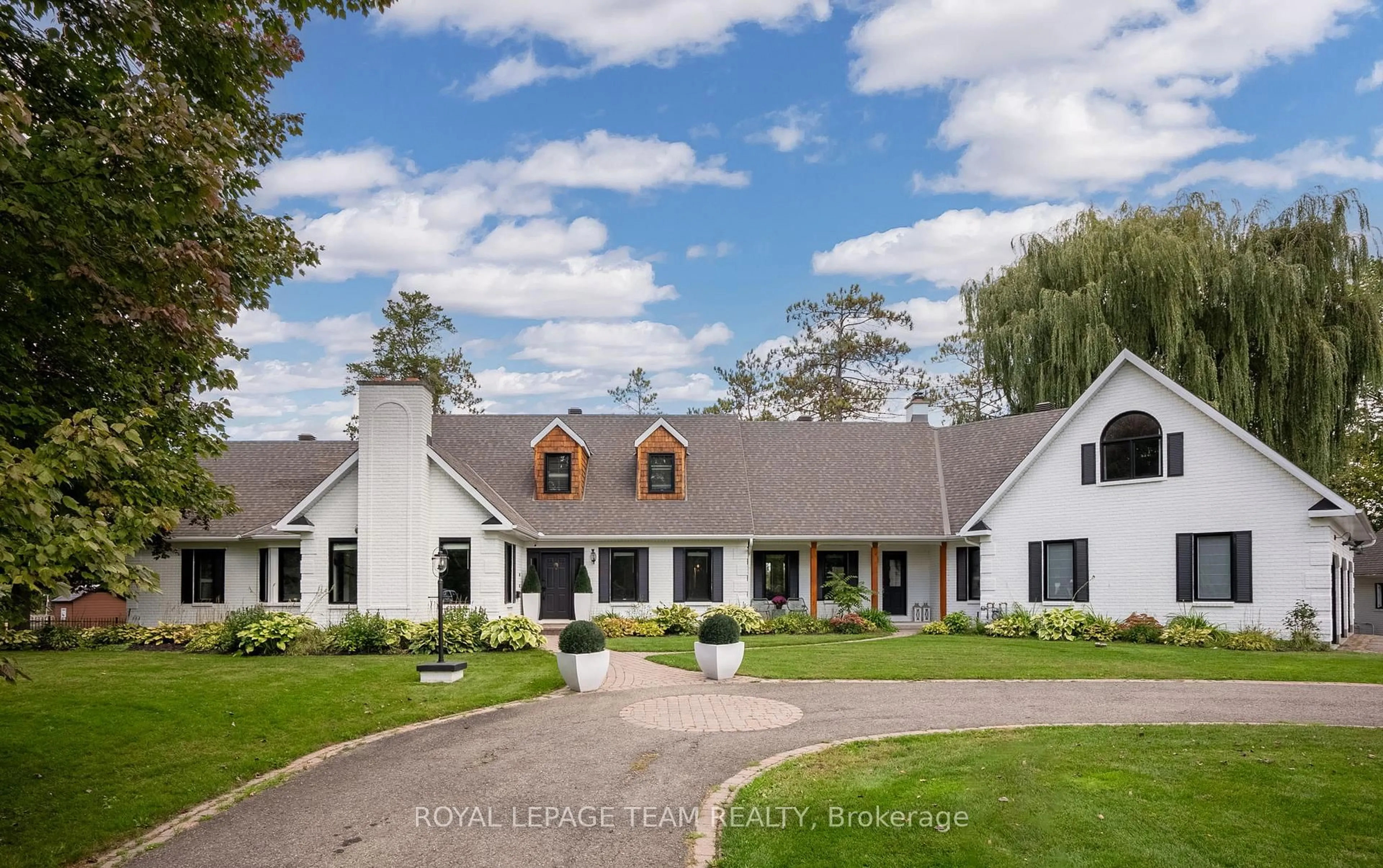 A pic from outside/outdoor area/front of a property/back of a property/a pic from drone, unknown for 6087 James Bell Dr, Manotick Ontario K4M 1B3