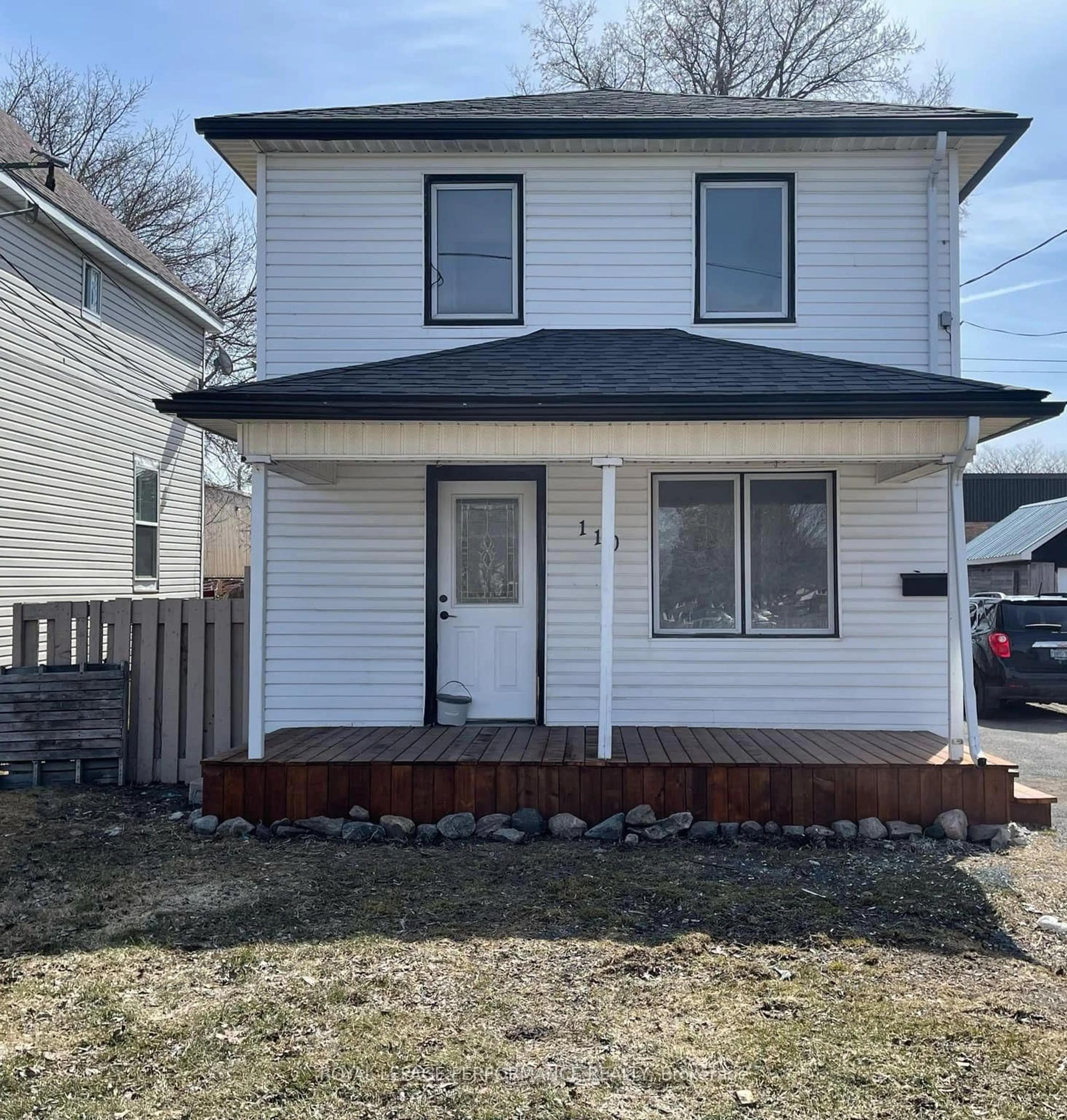 Home with vinyl exterior material, street for 110-110a Eleventh St, Cornwall Ontario K6H 2Y5