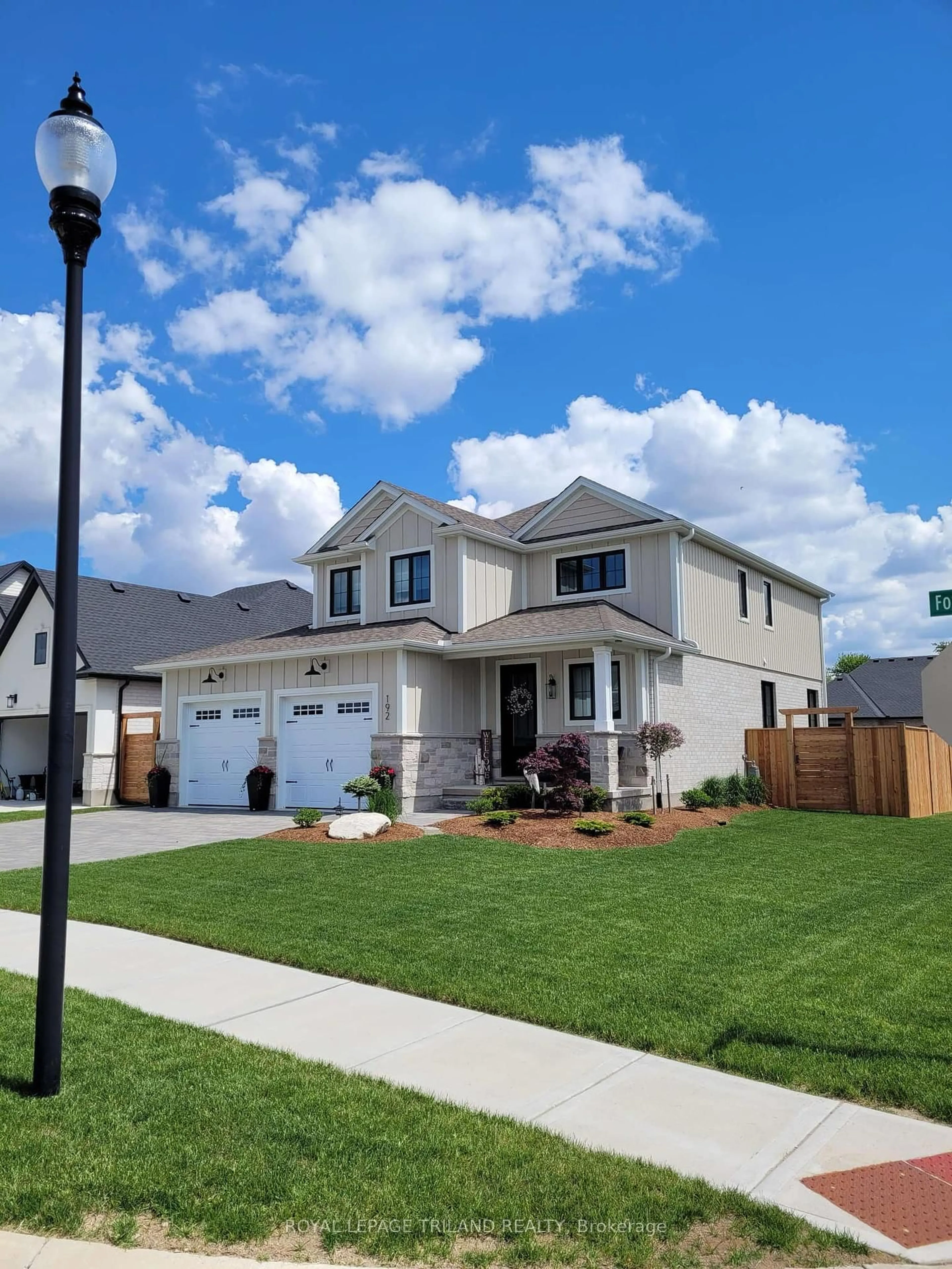 Home with vinyl exterior material, street for 192 Foxborough Pl, Thames Centre Ontario N0M 2P0