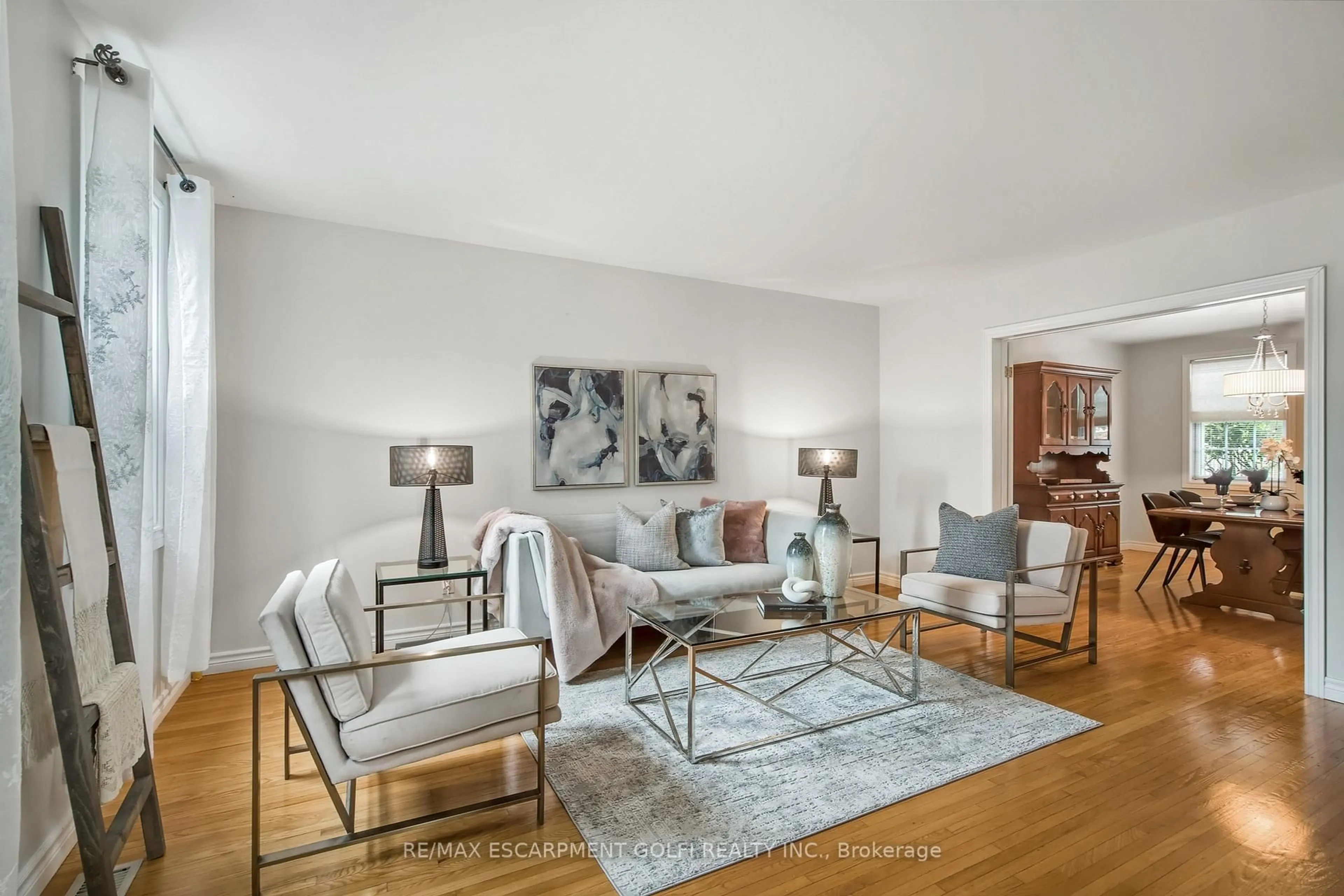 Living room with furniture, unknown for 173 Green Pointe Dr, Welland Ontario L3C 6Y8