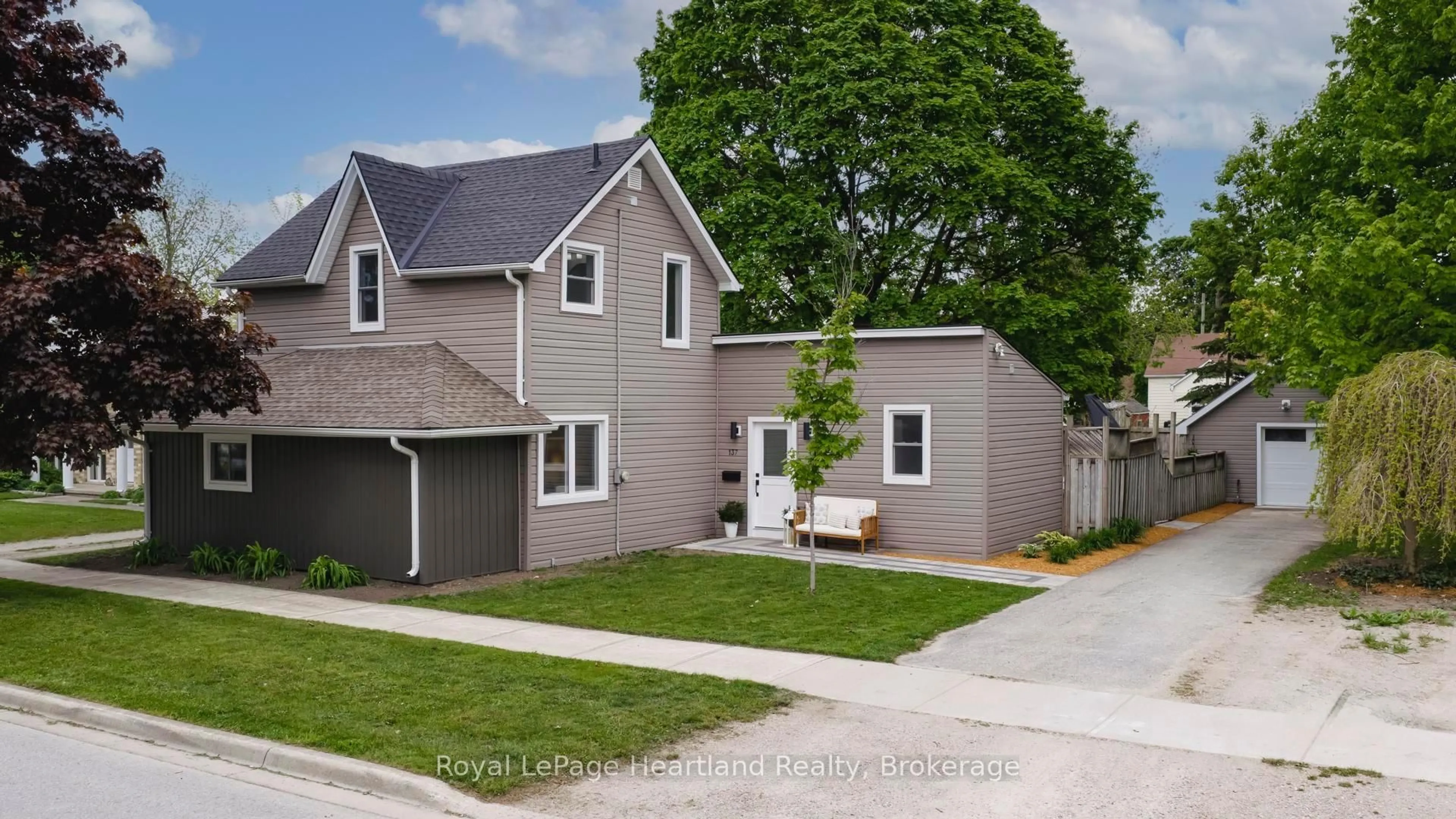 Unknown for 137 Palmerston St, Goderich Ontario N7A 3E7