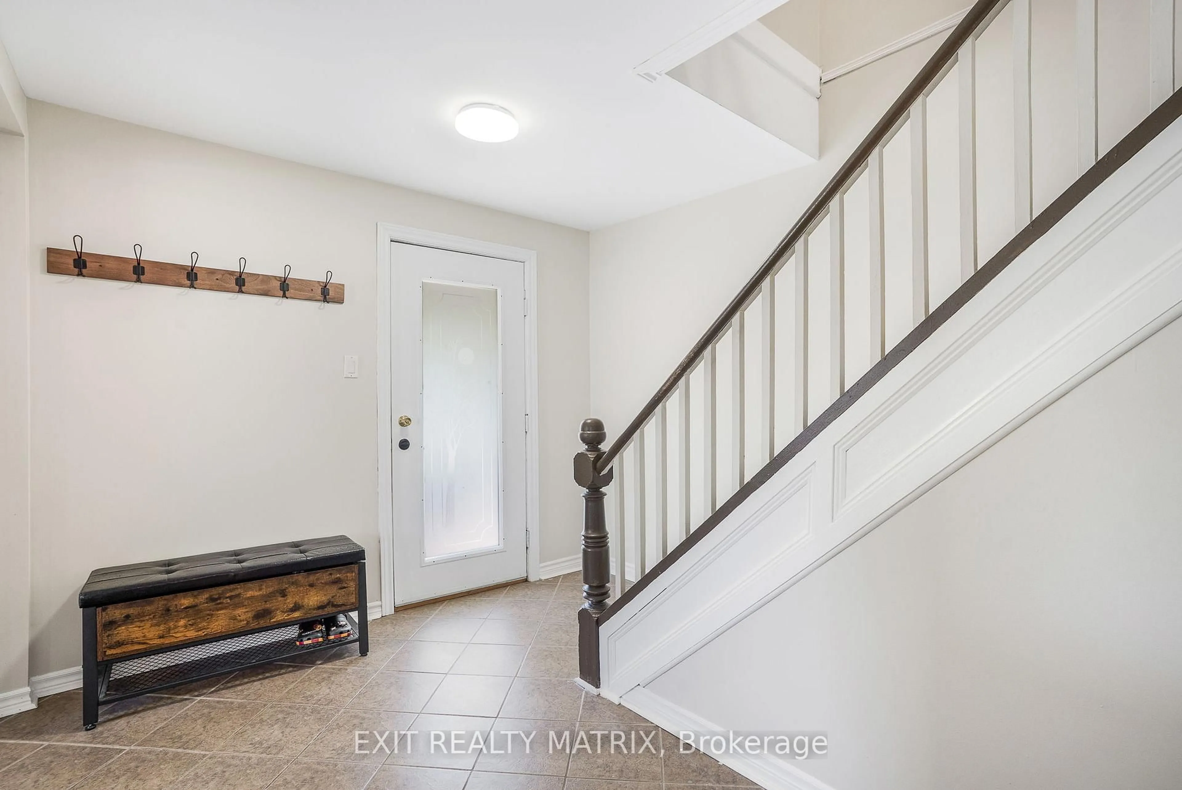 Indoor entryway for 32 Cockburn St, North Stormont Ontario K0C 1G0