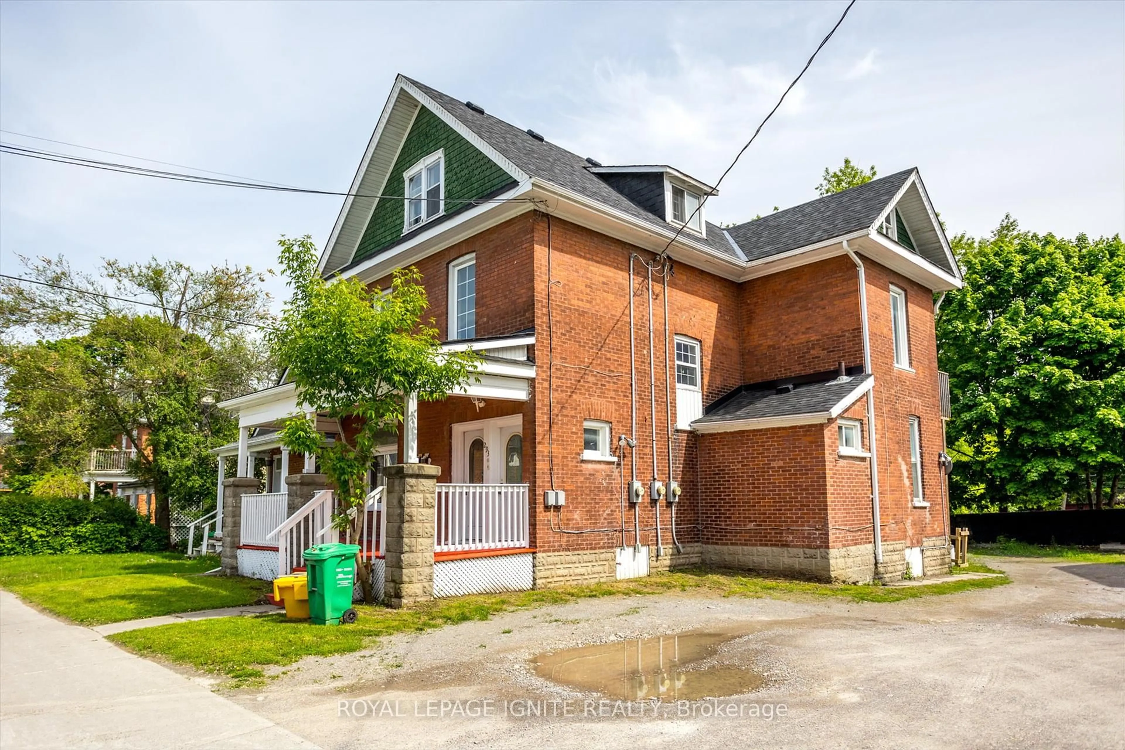 Home with brick exterior material, street for 293 Dalhousie St, Peterborough Central Ontario K9J 2M6