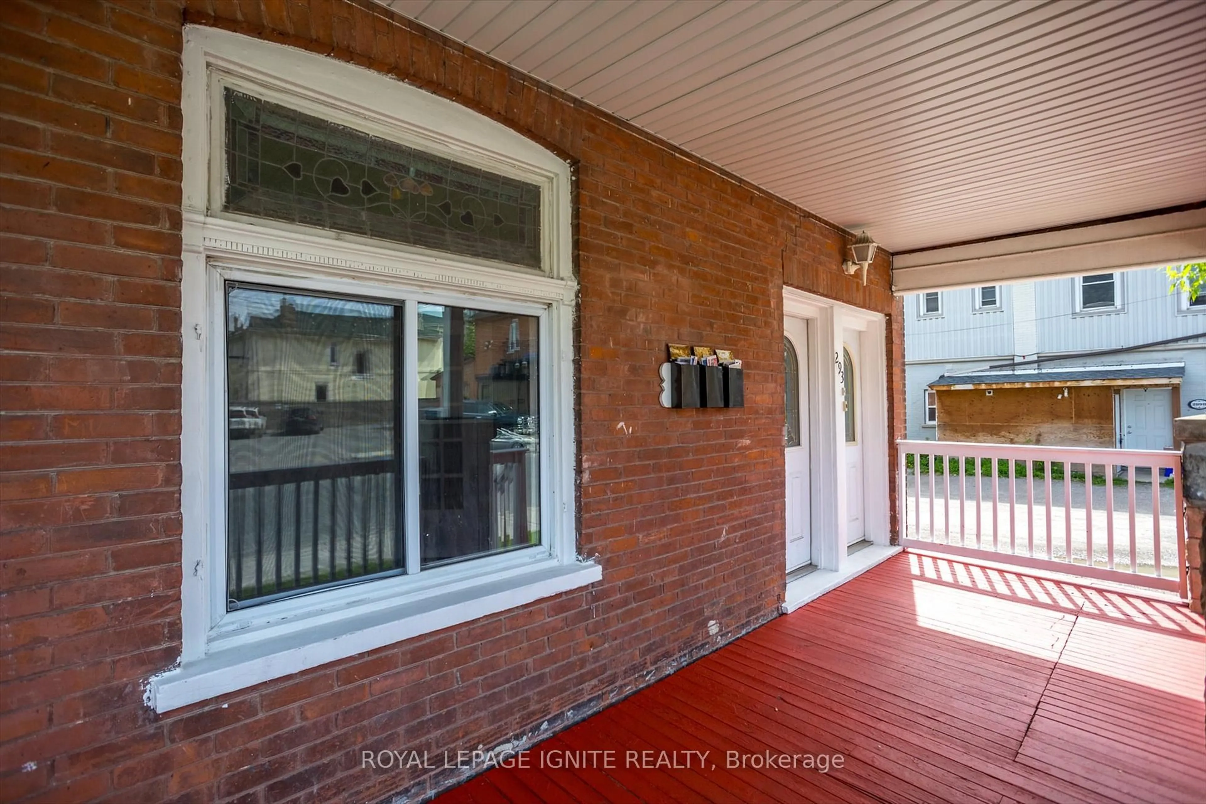Unknown for 293 Dalhousie St, Peterborough Central Ontario K9J 2M6