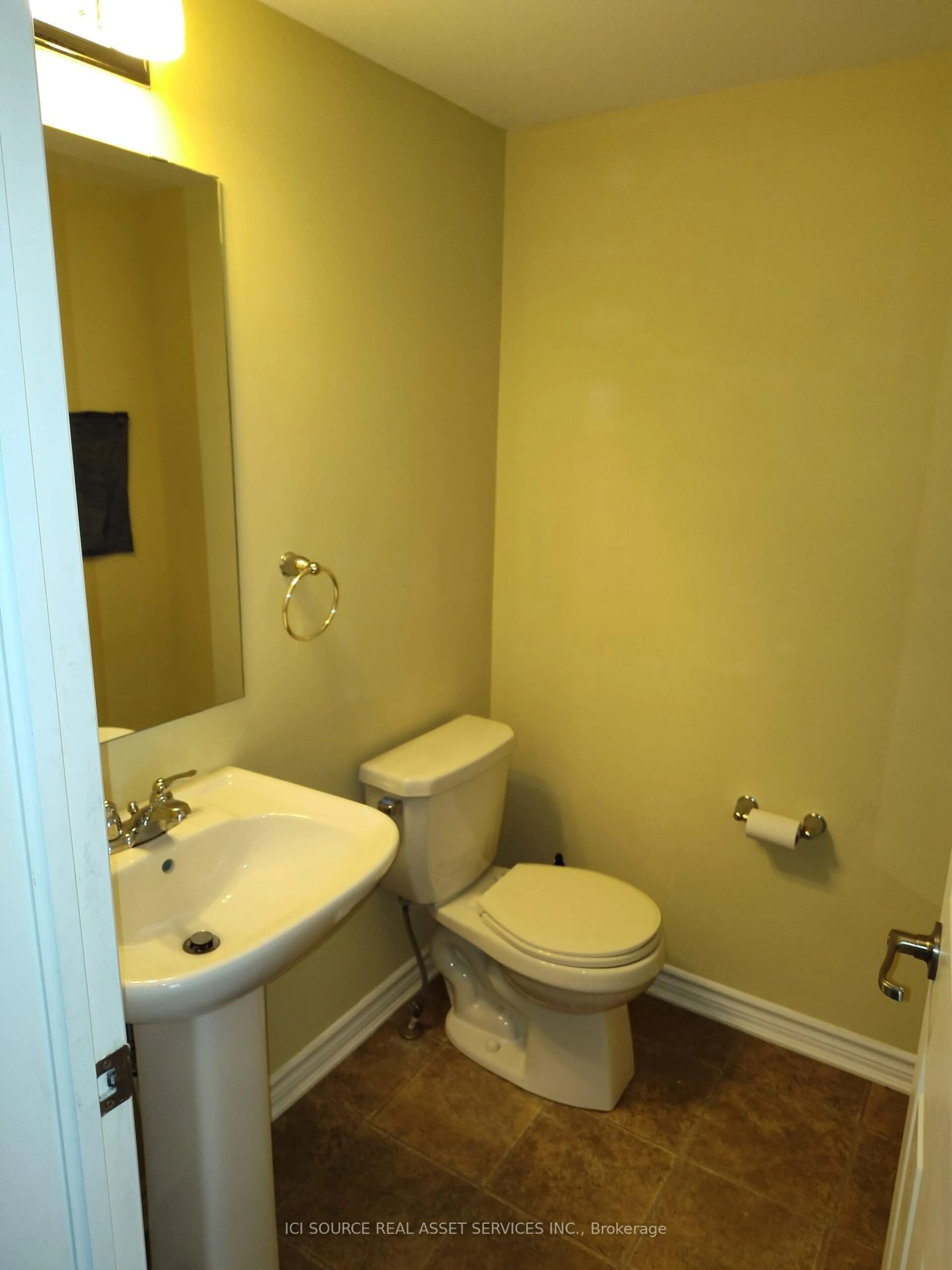 Standard bathroom, unknown for 202 Conifer Creek Circ, Ottawa Ontario K2M 0M2