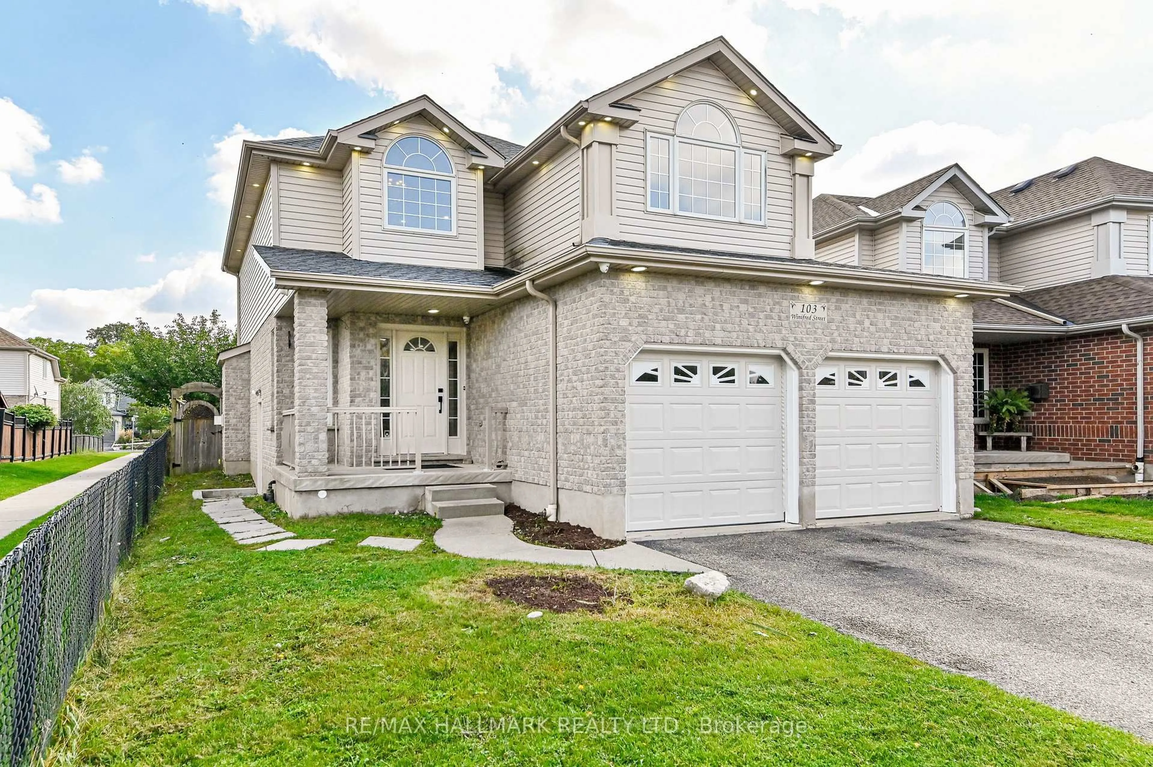 Home with vinyl exterior material, street for 103 Winifred St, Kitchener Ontario N2P 2M7