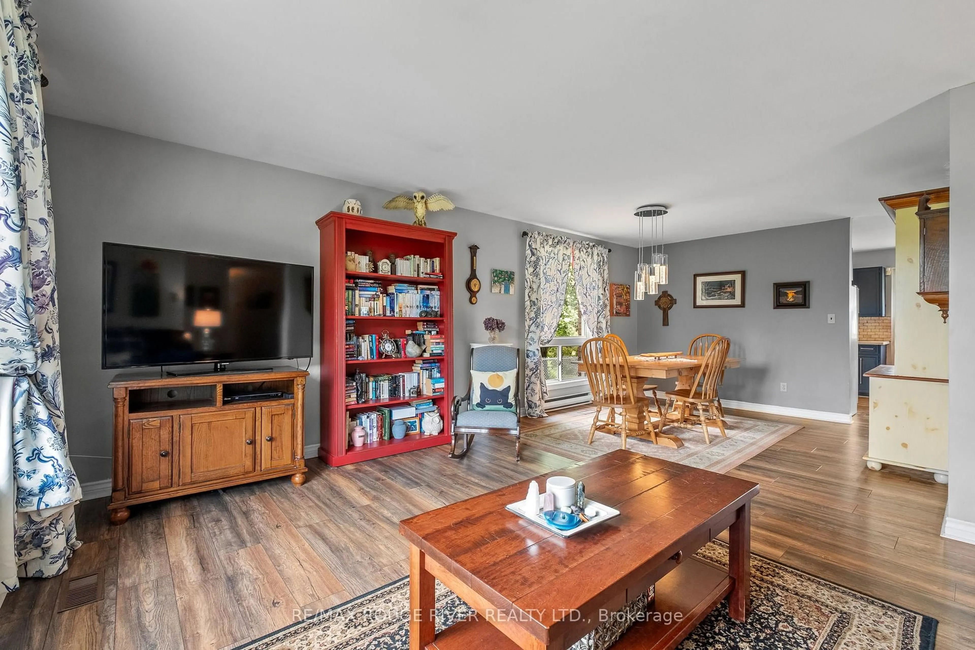 Living room with furniture, unknown for 8 Brintnell Blvd, Brighton Ontario K0K 1H0